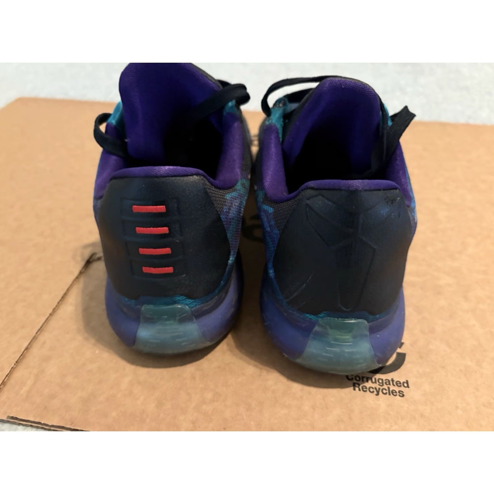 Nike Nike Kobe 10 Sneaker Men 9 Purple Emerald Glow-Silver-Court Purple 2015 705317-305 USED Size US 9 / EU 42 - 4 Thumbnail