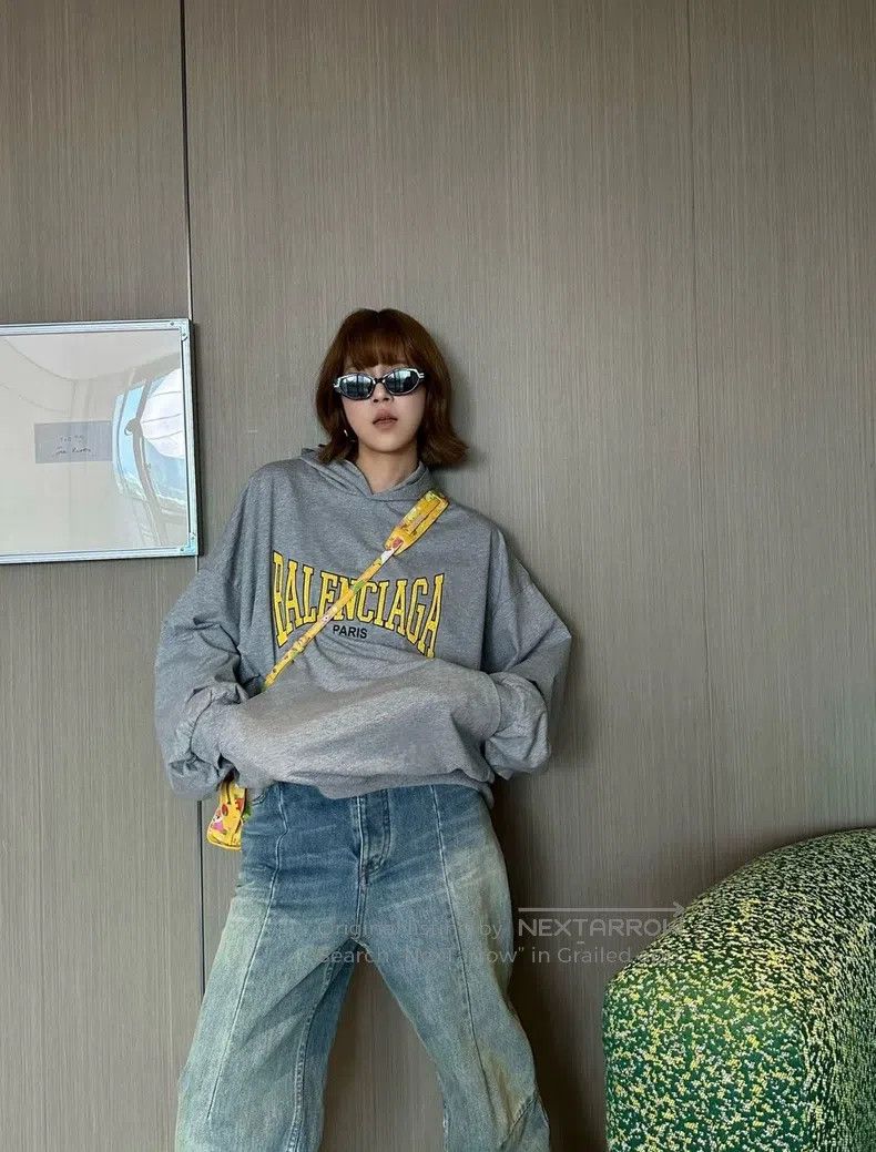 Balenciaga Balenciaga Yellow Letter Hooded Sweatshirt Size US XS / EU 42 / 0 - 2 Thumbnail
