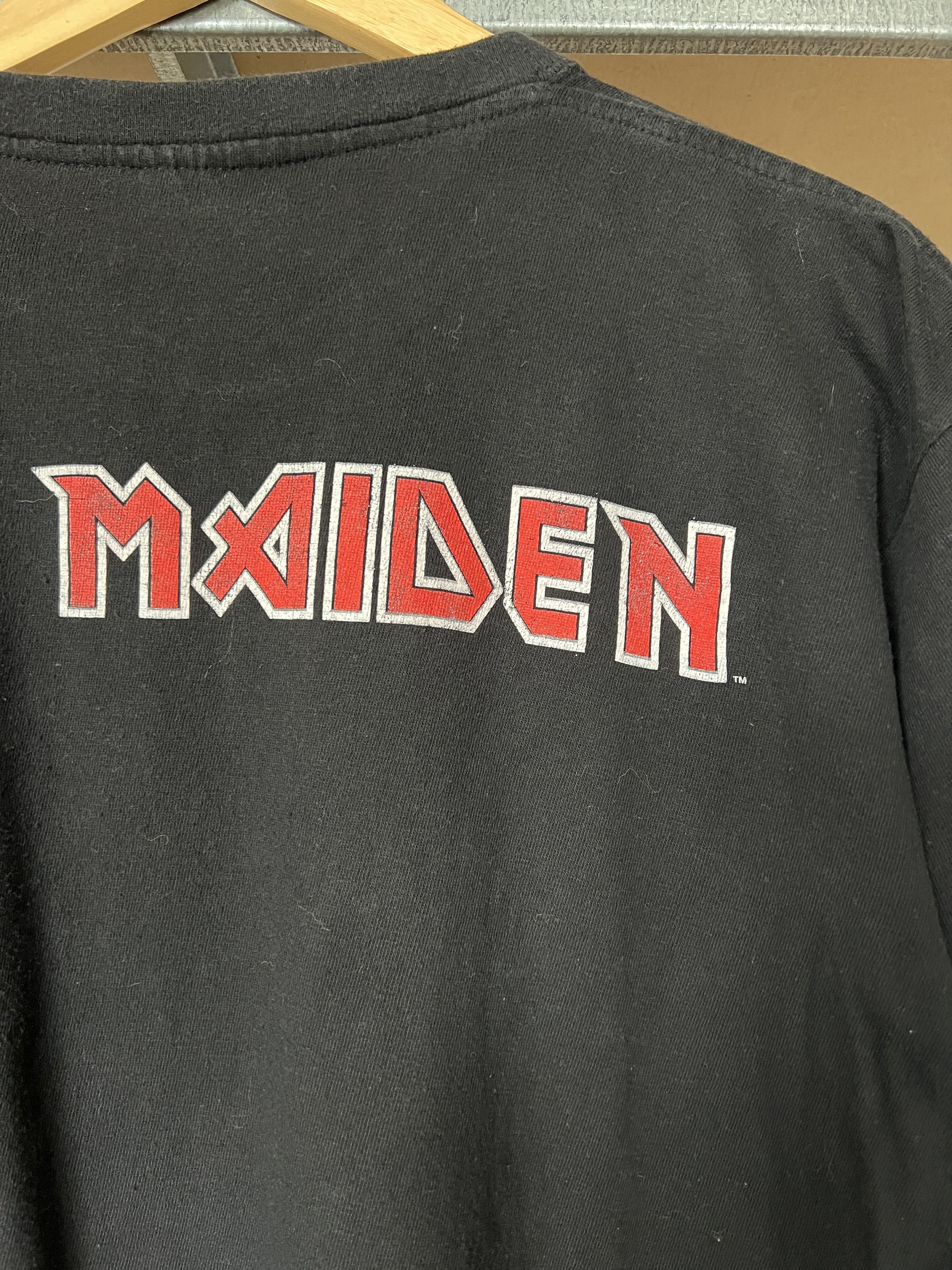 Band Tees Vintage 90s Iron Maiden Rock band 1982 T-shirt Size US M / EU 48-50 / 2 - 13 Thumbnail