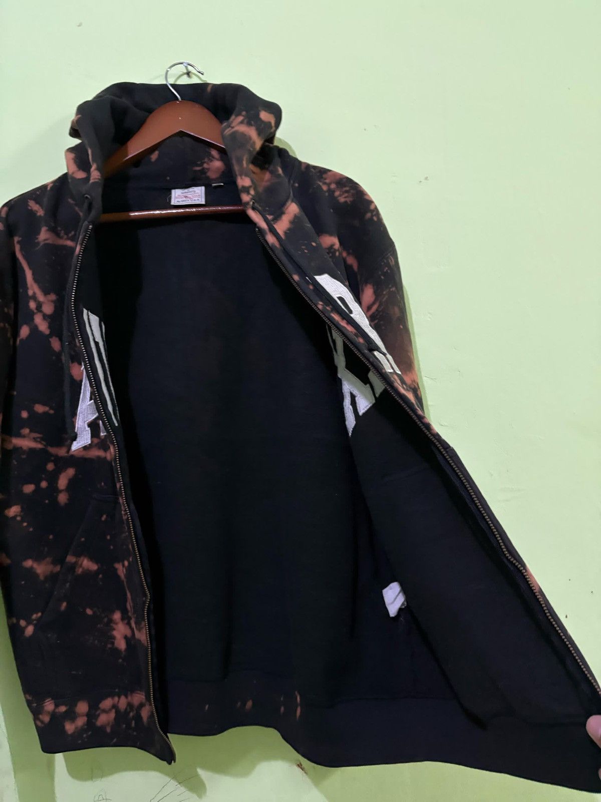 Avirex × Vintage Vintage Avirex Hoodie Embroidery Logo Acid Washed Design Size US L / EU 52-54 / 3 - 5 Thumbnail