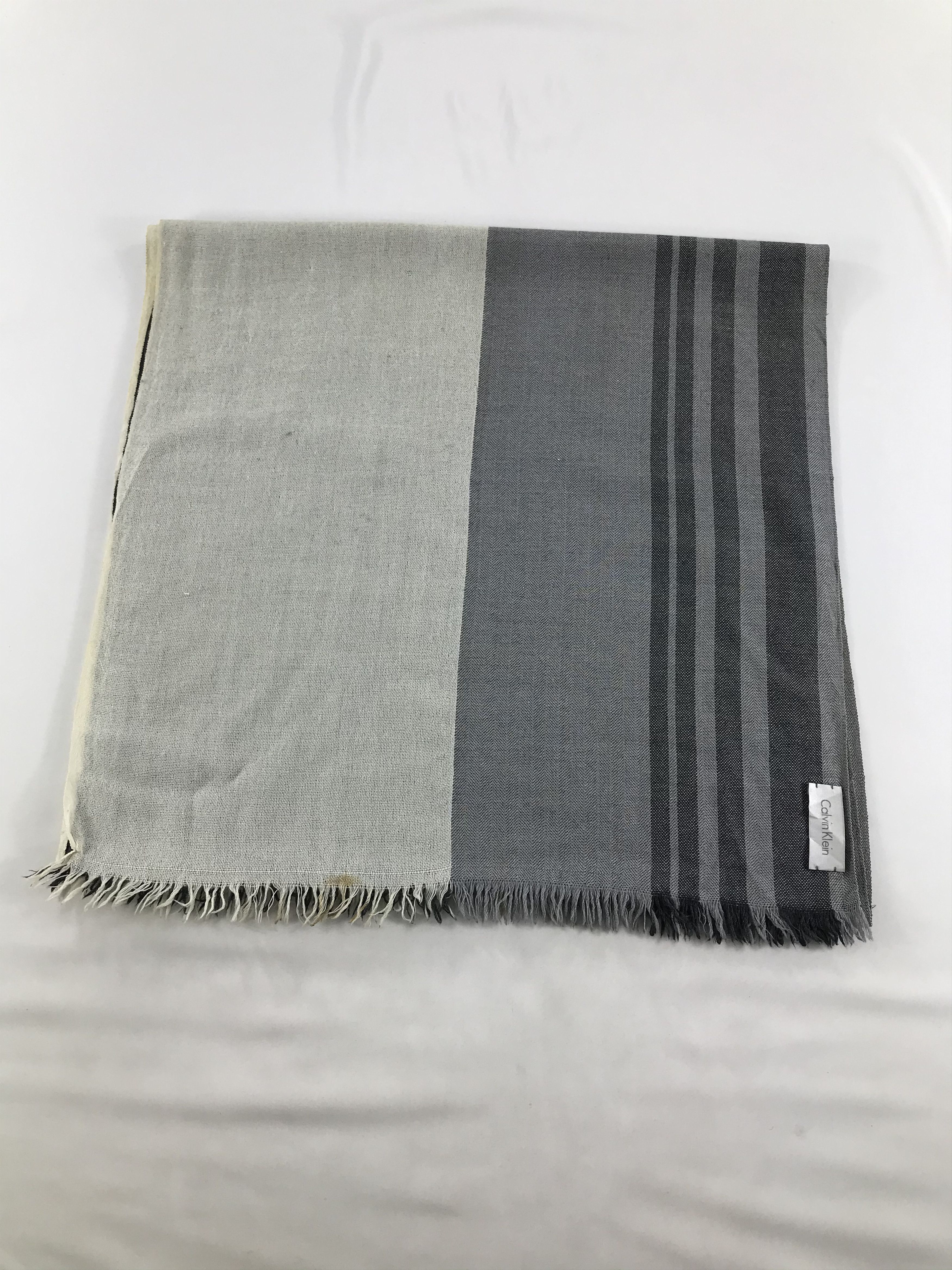 Calvin Klein Calvin Klein Wool Scarf Shawl Muffler V141 Size ONE SIZE - 2 Thumbnail