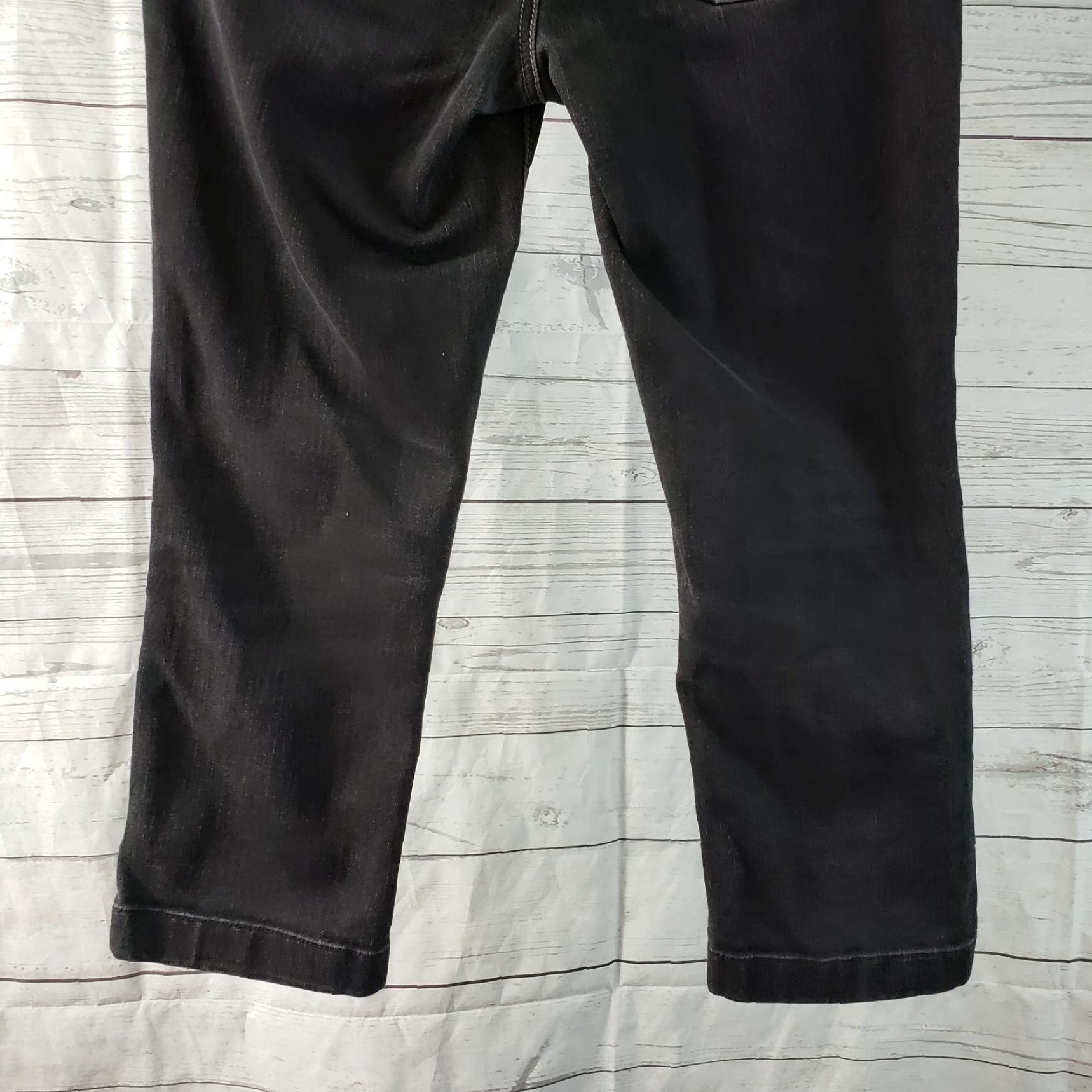 White House Black Market VINTAGE White House Black Market Womens Cropped Jeans Sz 4 Black Low Rise Denim Inseam 22in Mary Context: none Size 27" / US 4 / IT 40 - 5 Thumbnail