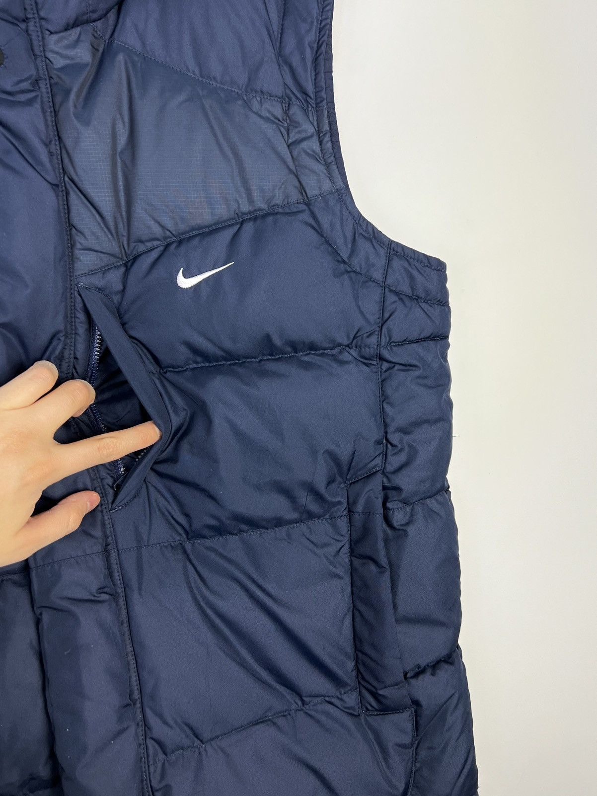 Nike Puffer Jacket Vest Nike Small Logo Swoosh Vintage 00’s Y2K Size US S / EU 44-46 / 1 - 2 Thumbnail