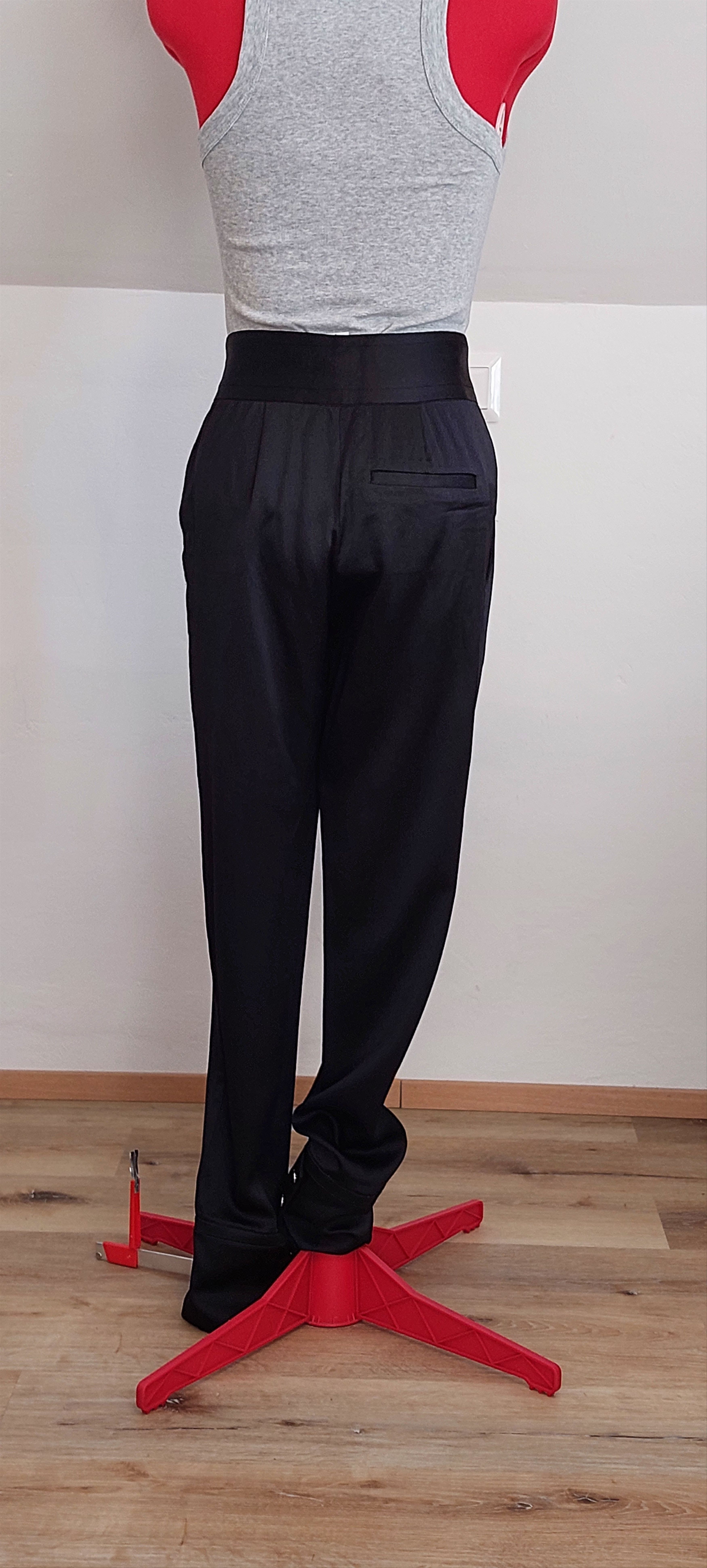 Diane von Furstenberg Harem Pants Black 2000s – Diane von Furstenberg Size 27" / US 4 / IT 40 - 5 Thumbnail