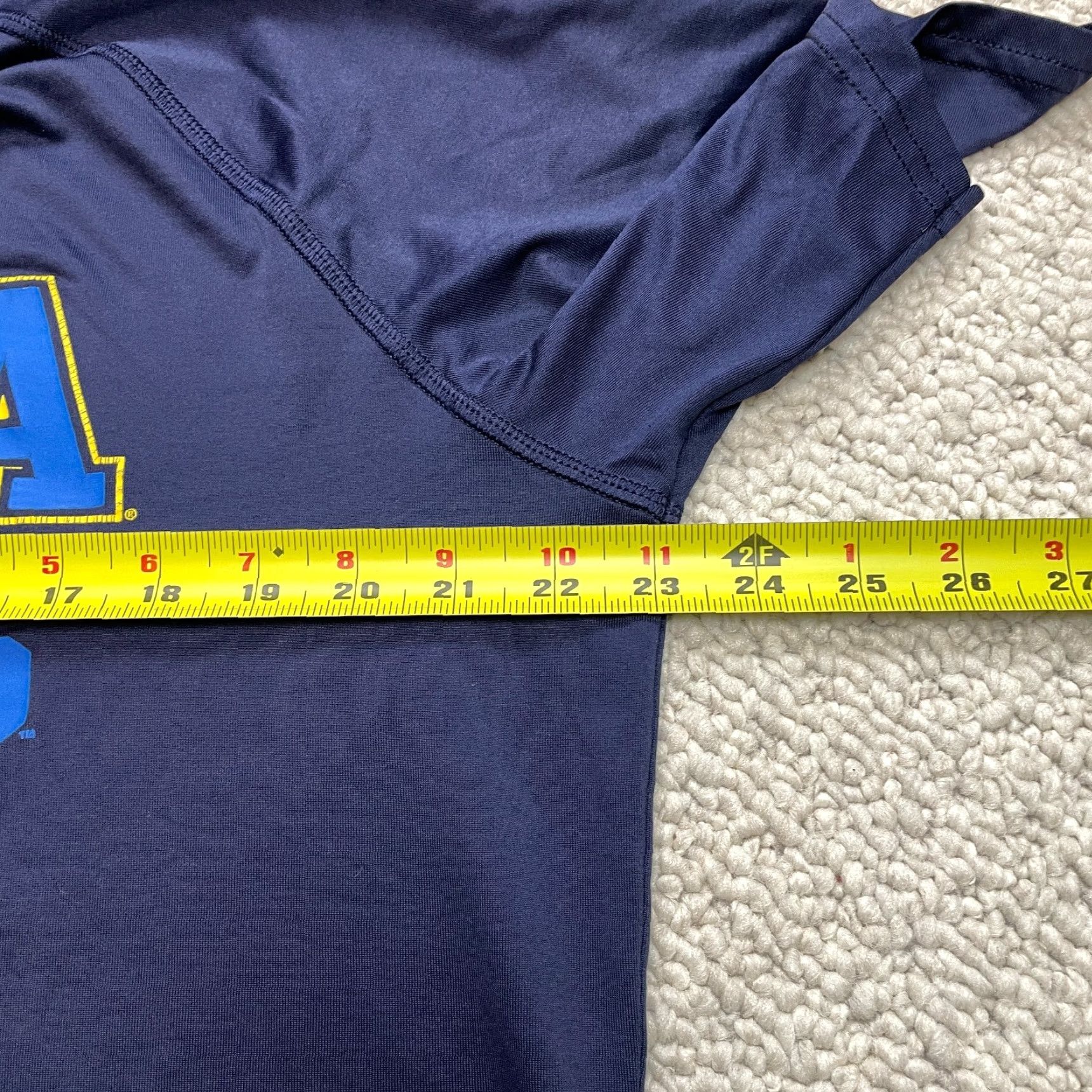 Under Armour Under Armour T-Shirt Mens Large Navy Blue UCLA Bruins Logo Microfiber Active HeatGear Short Sleeve Crew Neck Size US L / EU 52-54 / 3 - 7 Thumbnail