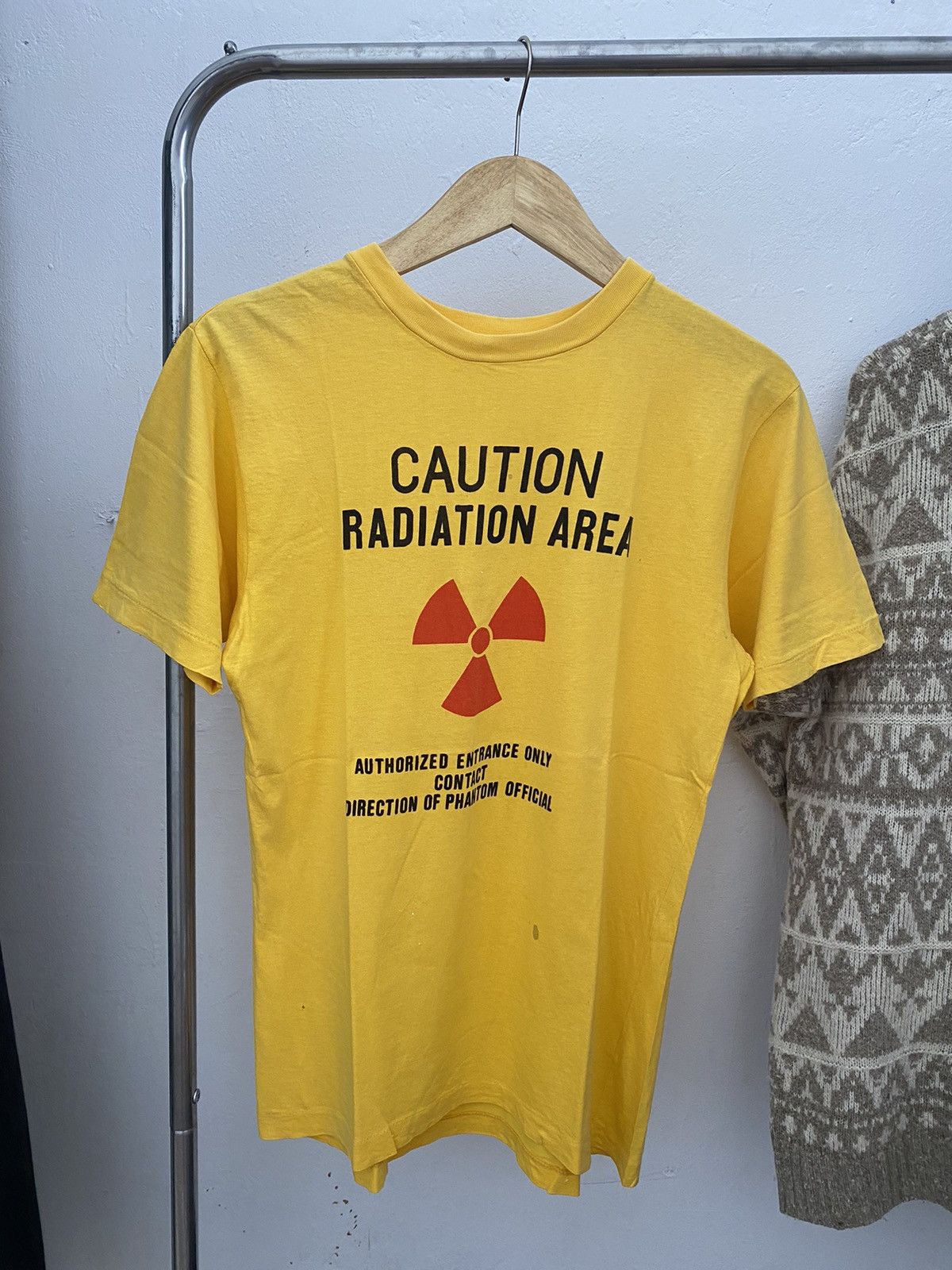 Sports Specialties × Vintage Vintage Caution radiation area t-shirt Size US S / EU 44-46 / 1 - 2 Thumbnail
