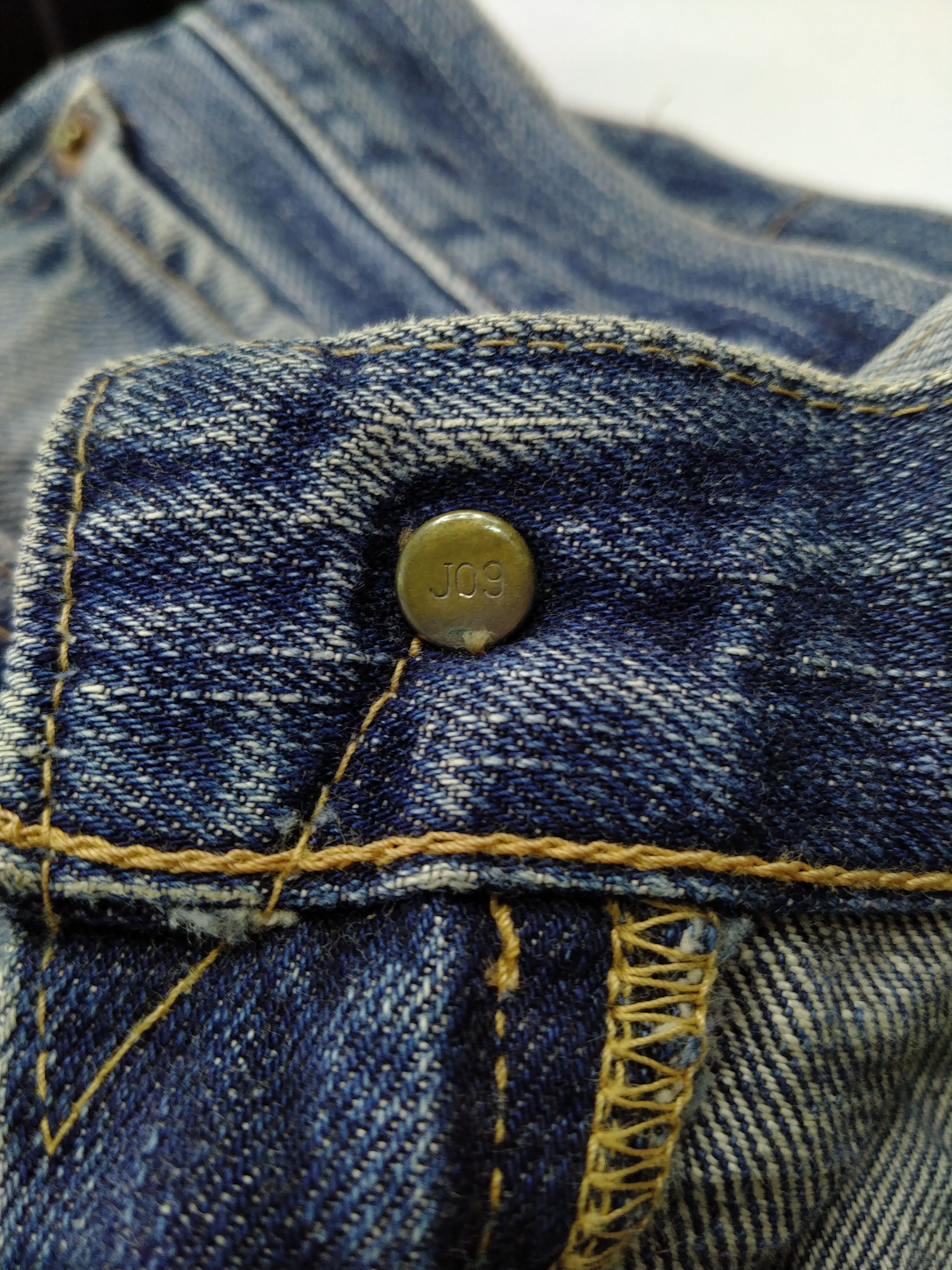 Levi's Blue Distressed Vintage Levi's 505 Jeans 33x31.5 Denim JN961 Size US 33 - 7 Thumbnail