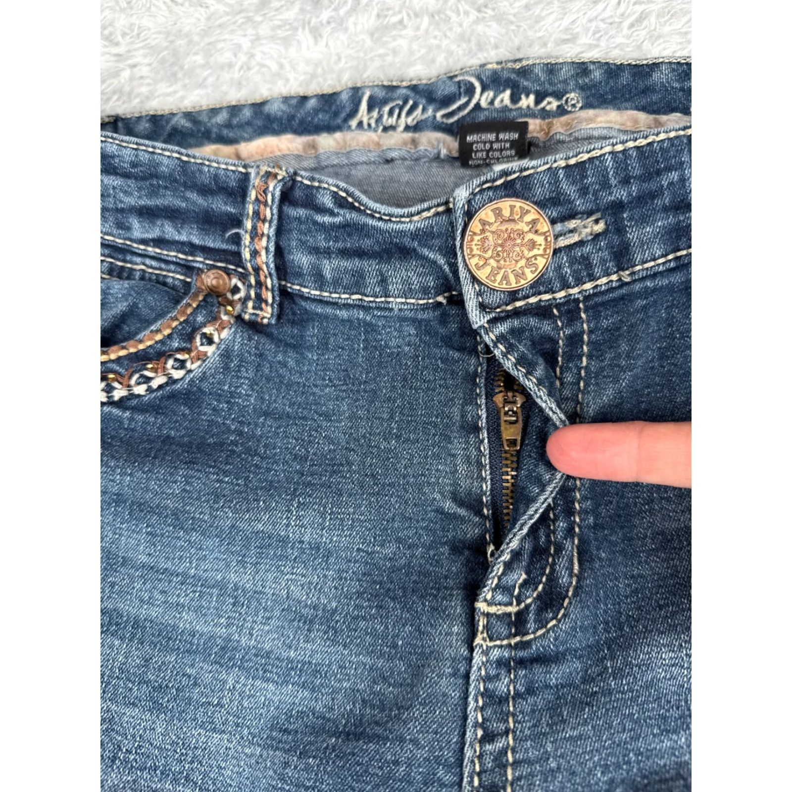 Denime Ariya Jeans Pants Juniors 15 Blue Denim Flared Mid Rise 32x31 Embroidered Distressed Stretch Cotton Size 36" / US 14 / IT 50 - 5 Thumbnail