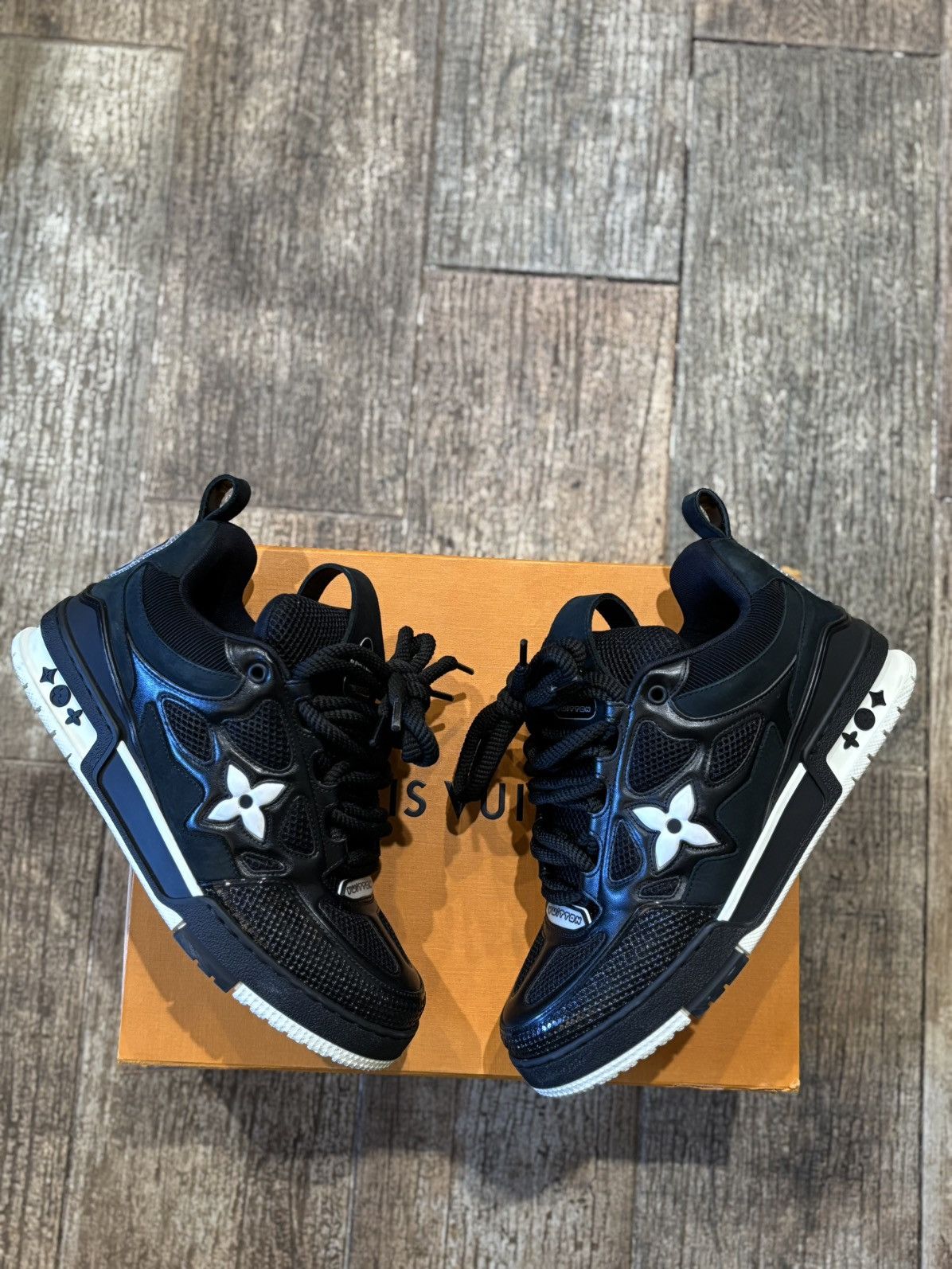 Pre-owned Louis Vuitton Black And White Lv Skates Shoes