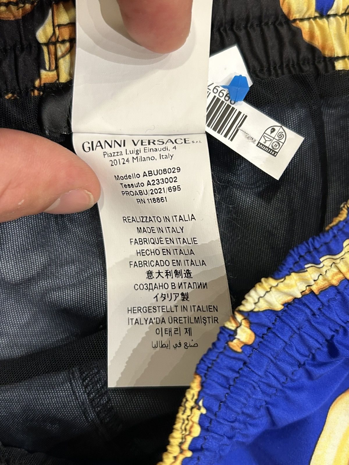 Versace Versace Motif Swim Trunks Size US 34 / EU 50 - 4 Thumbnail