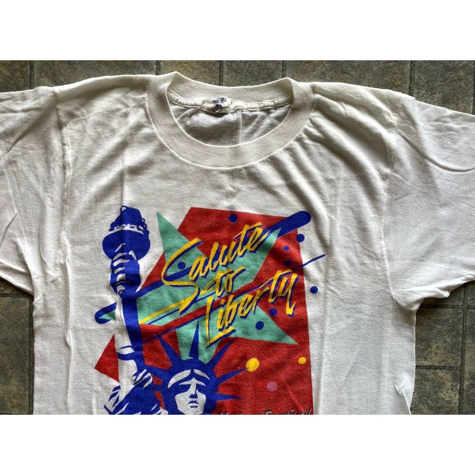 Vintage VINTAGE America 80s T-Shirt Salute to Liberty Harbor Festival 1986 White XL Men Shirt Size US XL / EU 56 / 4 - 3 Thumbnail