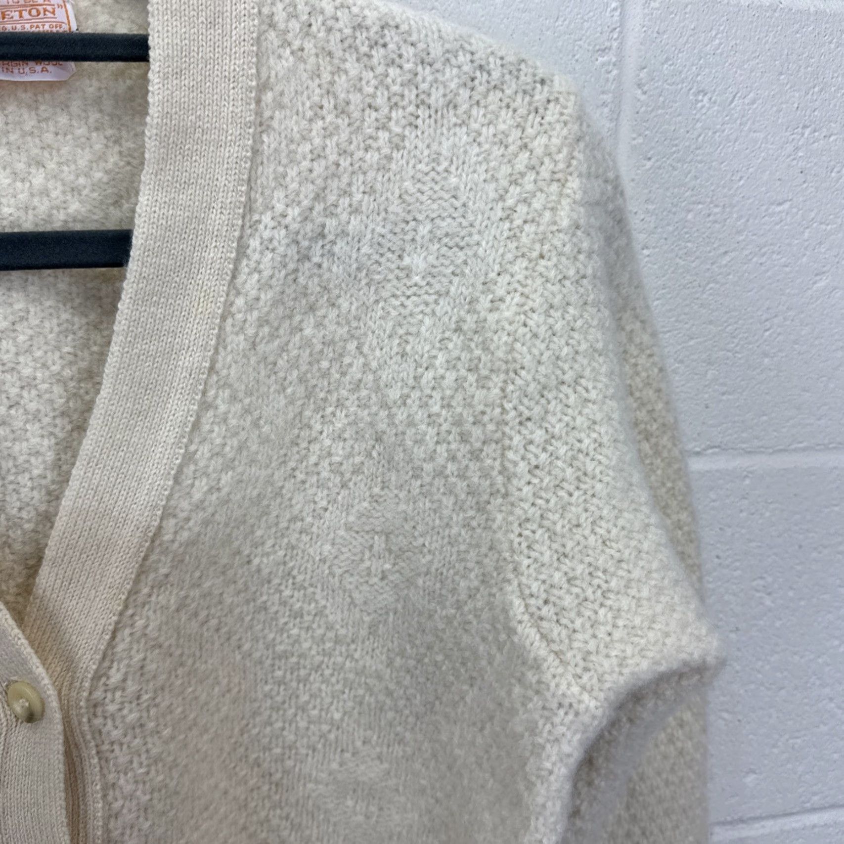 Pendleton VINTAGE Pendleton Women's V Neck Cardigan Sweater 100% Pure Virgin Wool Sz M Ivory 1970s Secretary/Geek Mens? Size M / US 6-8 / IT 42-44 - 6 Thumbnail