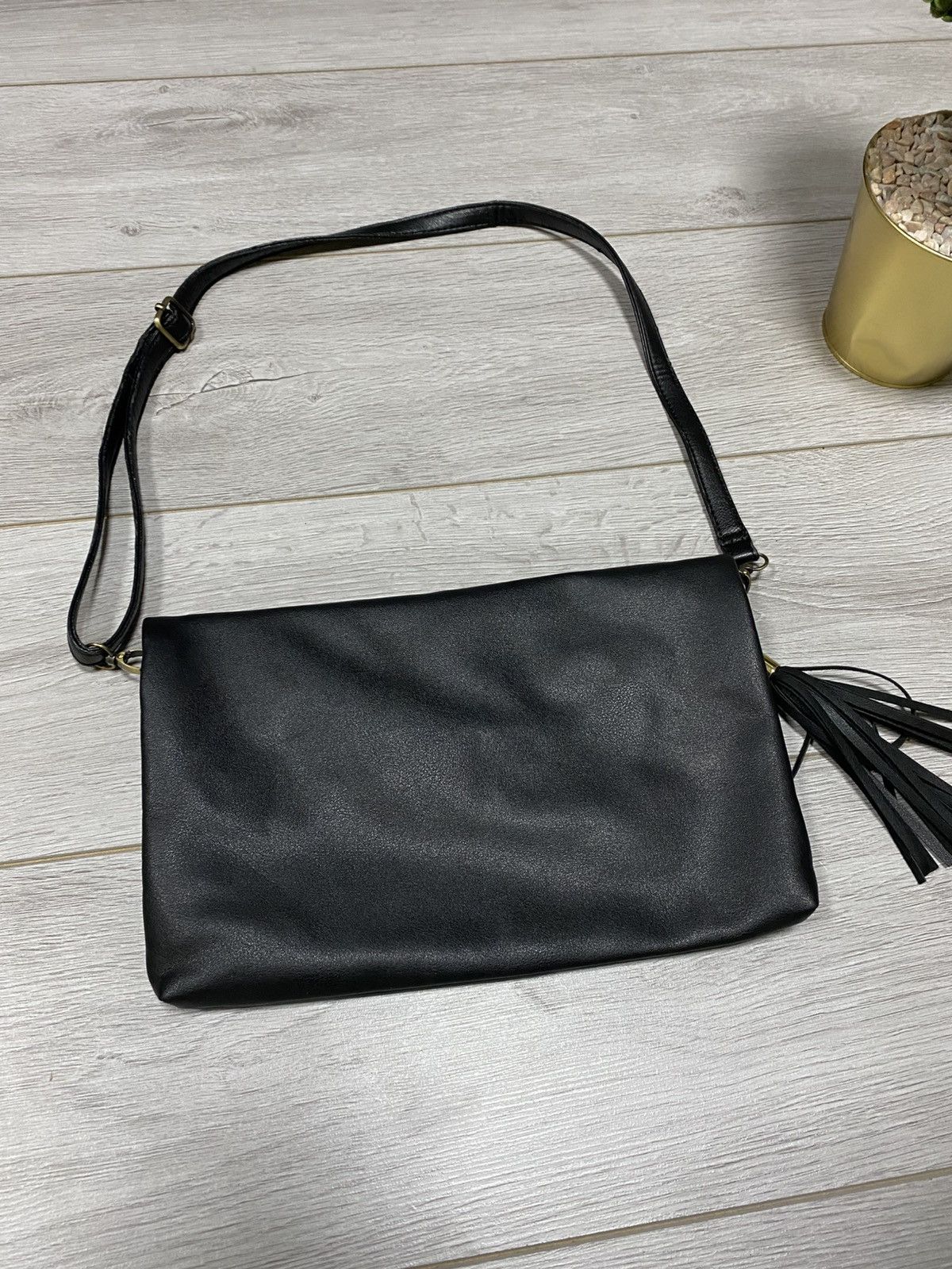 Givenchy Givenchy big logo shoulder crossbody bag messenger Size ONE SIZE - 12 Thumbnail
