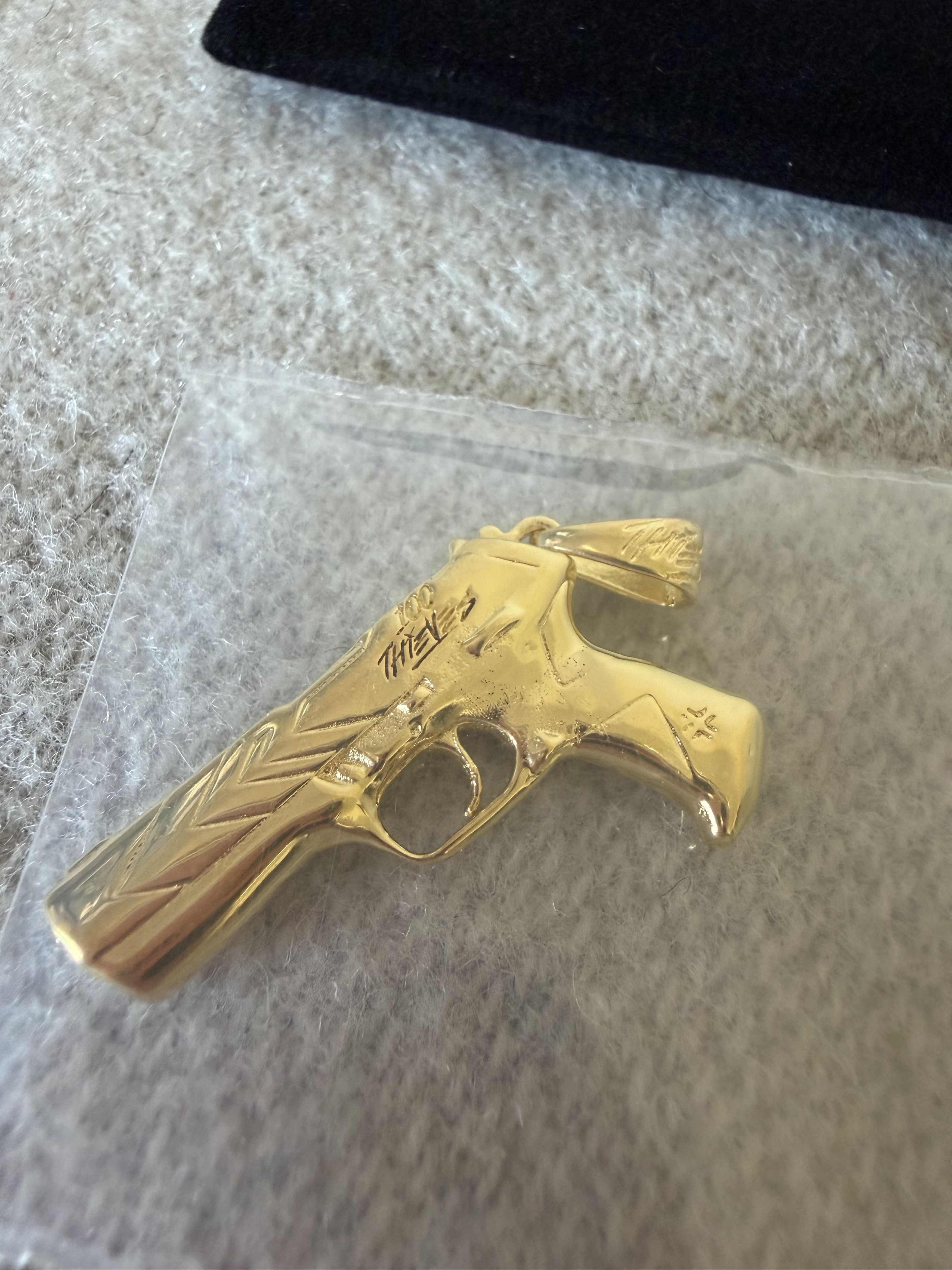 100 Thieves 100 Thieves Valorant Pistol Premium Necklace in Gold Size ONE SIZE - 3 Thumbnail