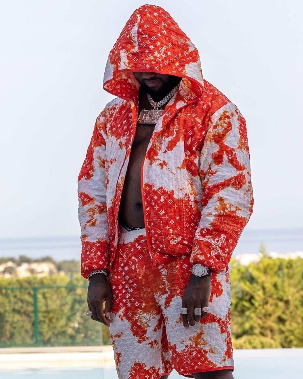 Louis Vuitton Louis Vuitton 50 Monogram Bandana Windbreaker Hoodie Jacket Size US M / EU 48-50 / 2 - 12 Thumbnail