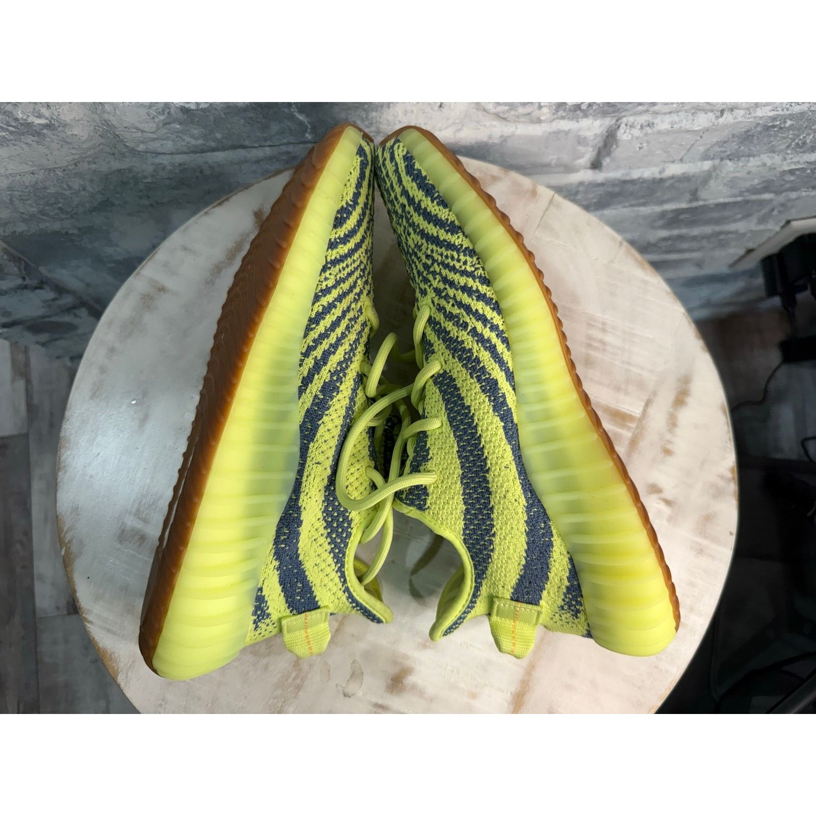 Yeezy Adidas Yeezy Boost 350 V2 Semi Frozen Yellow Size 7 Size US 7 / EU 40 - 6 Thumbnail
