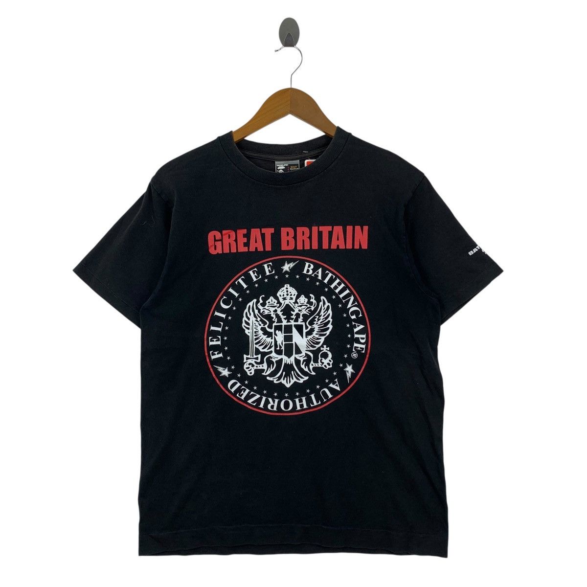 Vintage Vintage 90s A BATHING APE Great Britain Ramones Japan TShirt Size US M / EU 48-50 / 2 - 1 Thumbnail