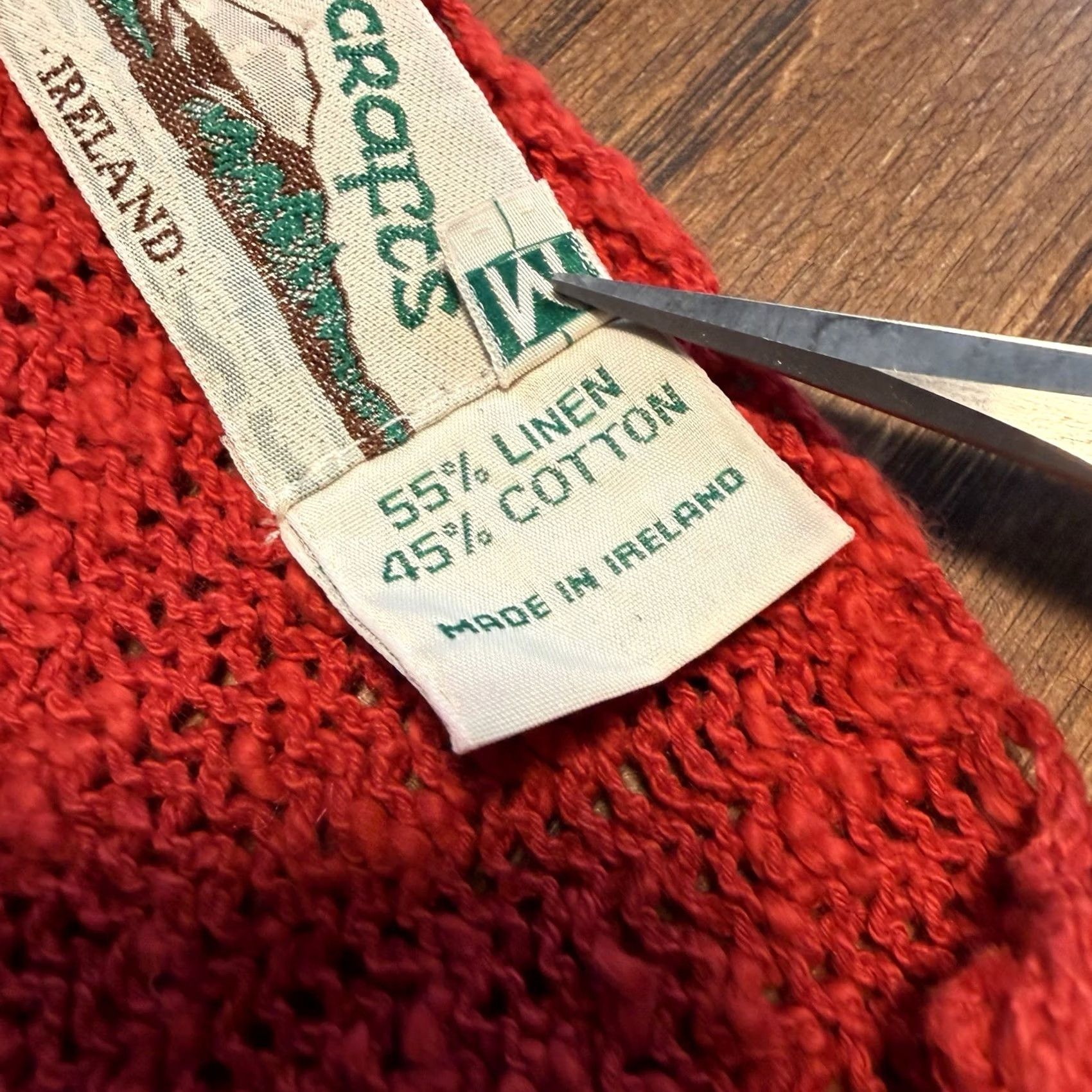 Vintage VINTAGE Aran Crafts Red Cardigan Sweater Cable Knit Button Linen Ireland Womens Medium Size M / US 6-8 / IT 42-44 - 4 Thumbnail