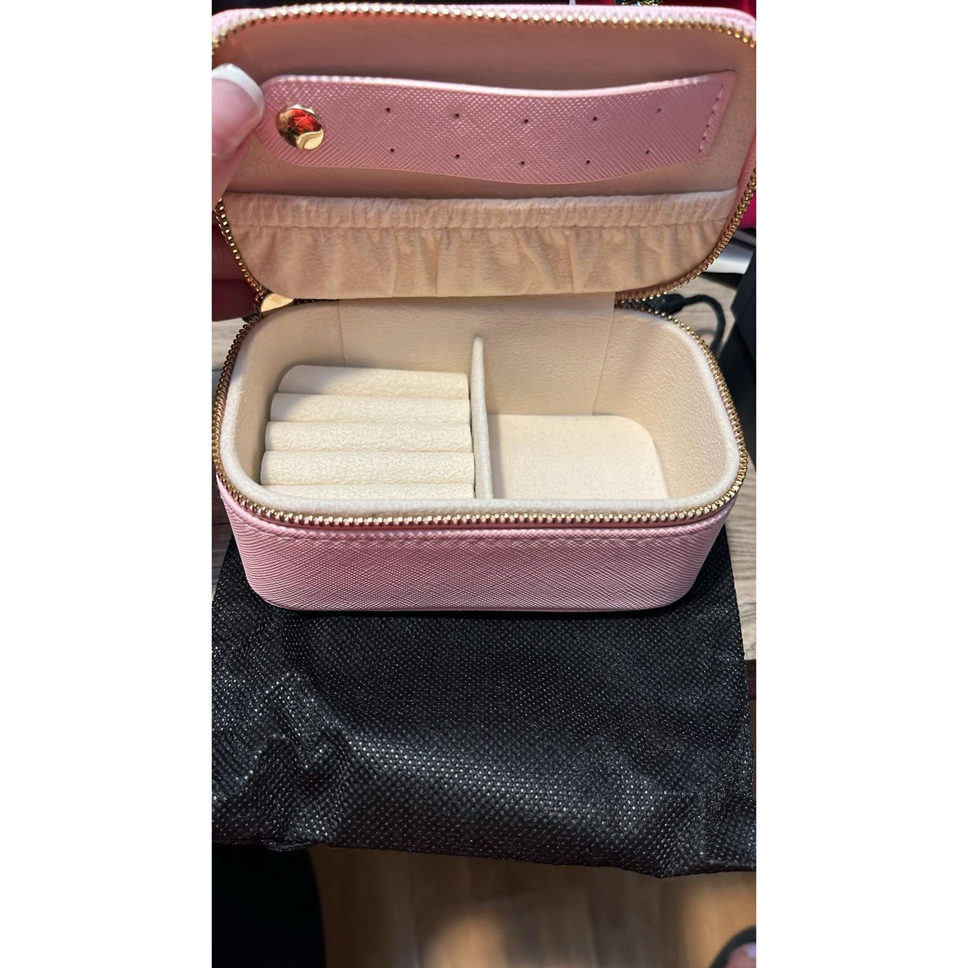 Other New in Box Vegan Leather Cosmiya Travel Jewelry Box Size ONE SIZE - 1 Thumbnail