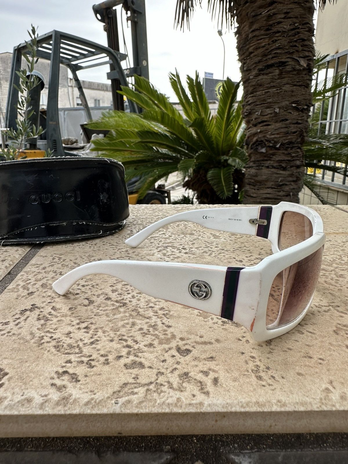 Gucci Gucci Sunglasses White Size ONE SIZE - 3 Thumbnail