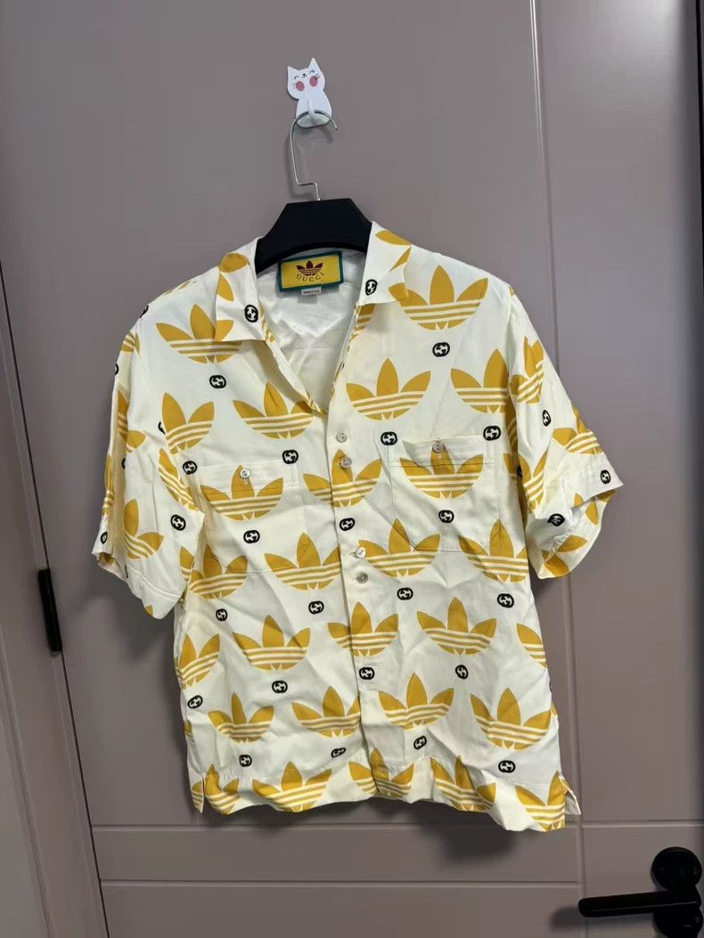Gucci Gucci Co-branded series yellow full Logo short-sleeved shir Size US S / EU 44-46 / 1 - 1 Thumbnail