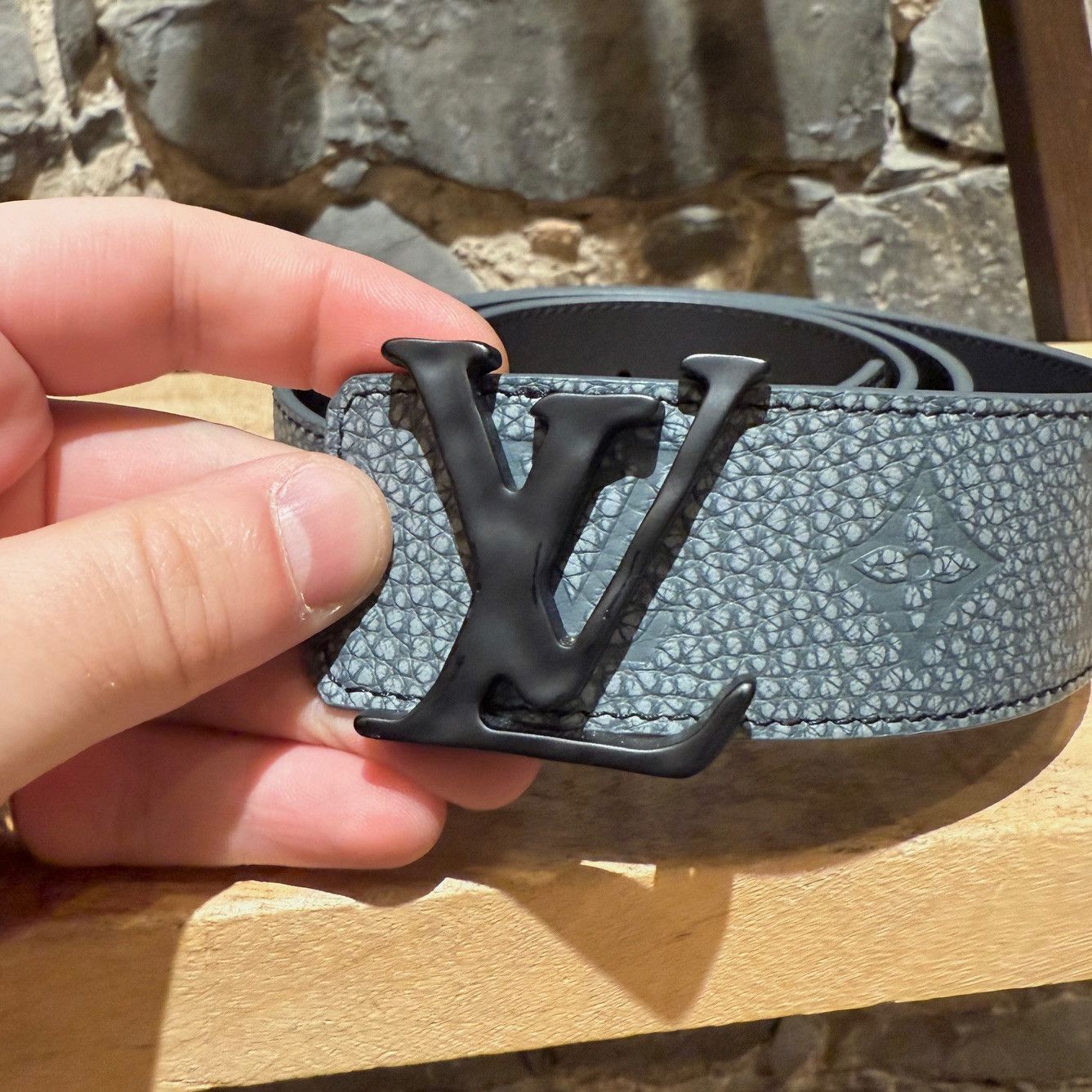 Louis Vuitton Louis Vuitton Taurillon Monogram LV Shape Reversible Belt Size ONE SIZE - 2 Thumbnail