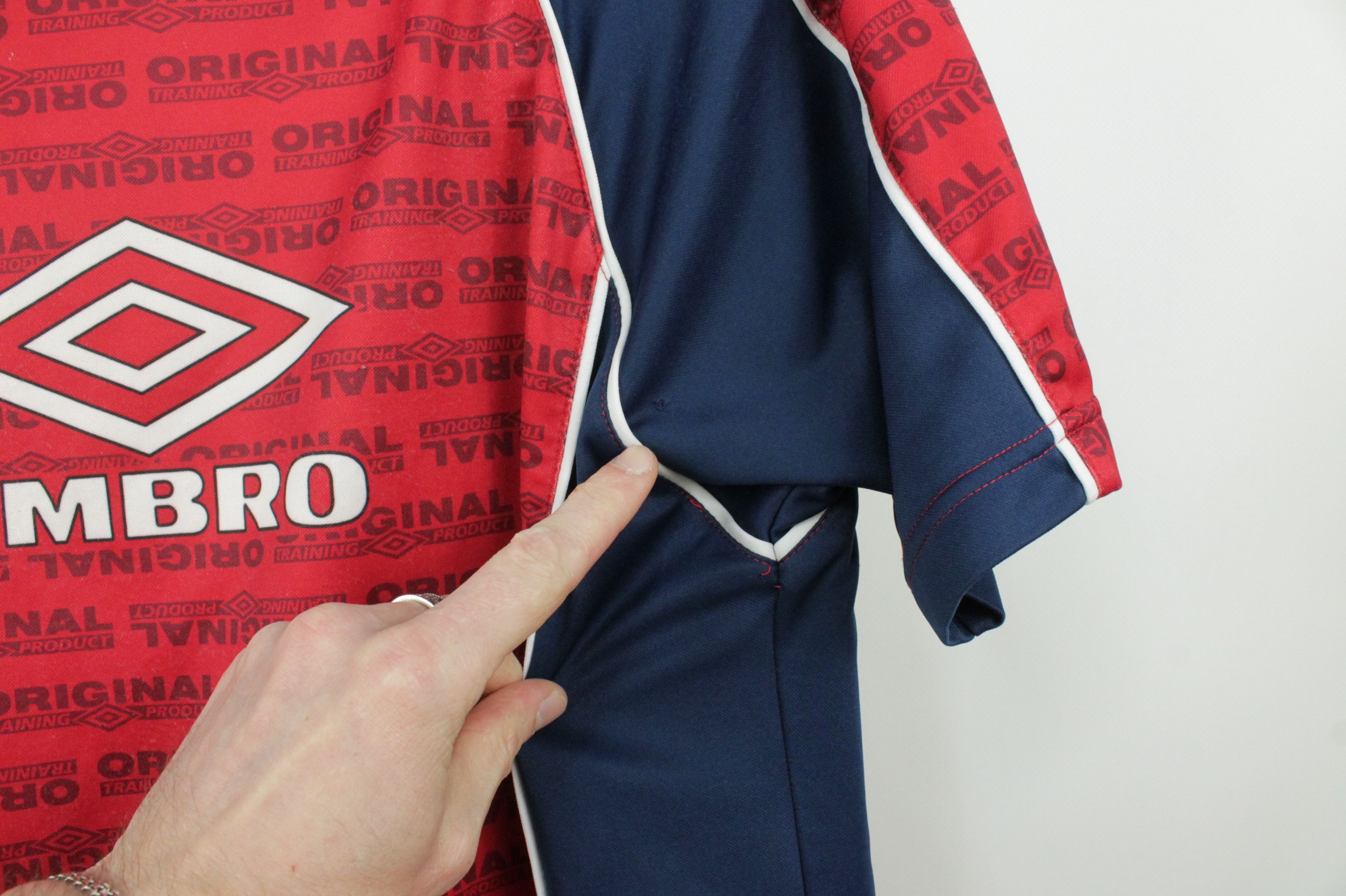Umbro Vintage Umbro Pro Training Red Monogram T-Shirt Size US M / EU 48-50 / 2 - 6 Thumbnail