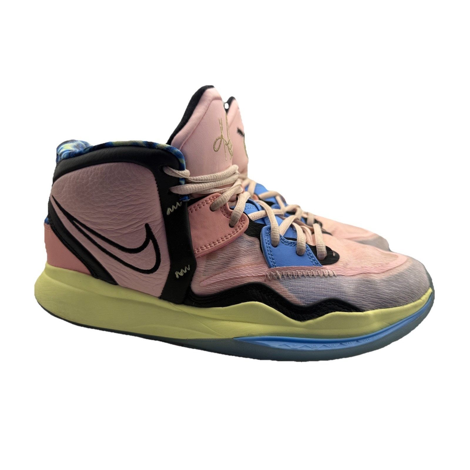 Nike Size 9 - Nike Kyrie Infinity Mid Valentine's Day Size US 9 / EU 42 - 2 Thumbnail