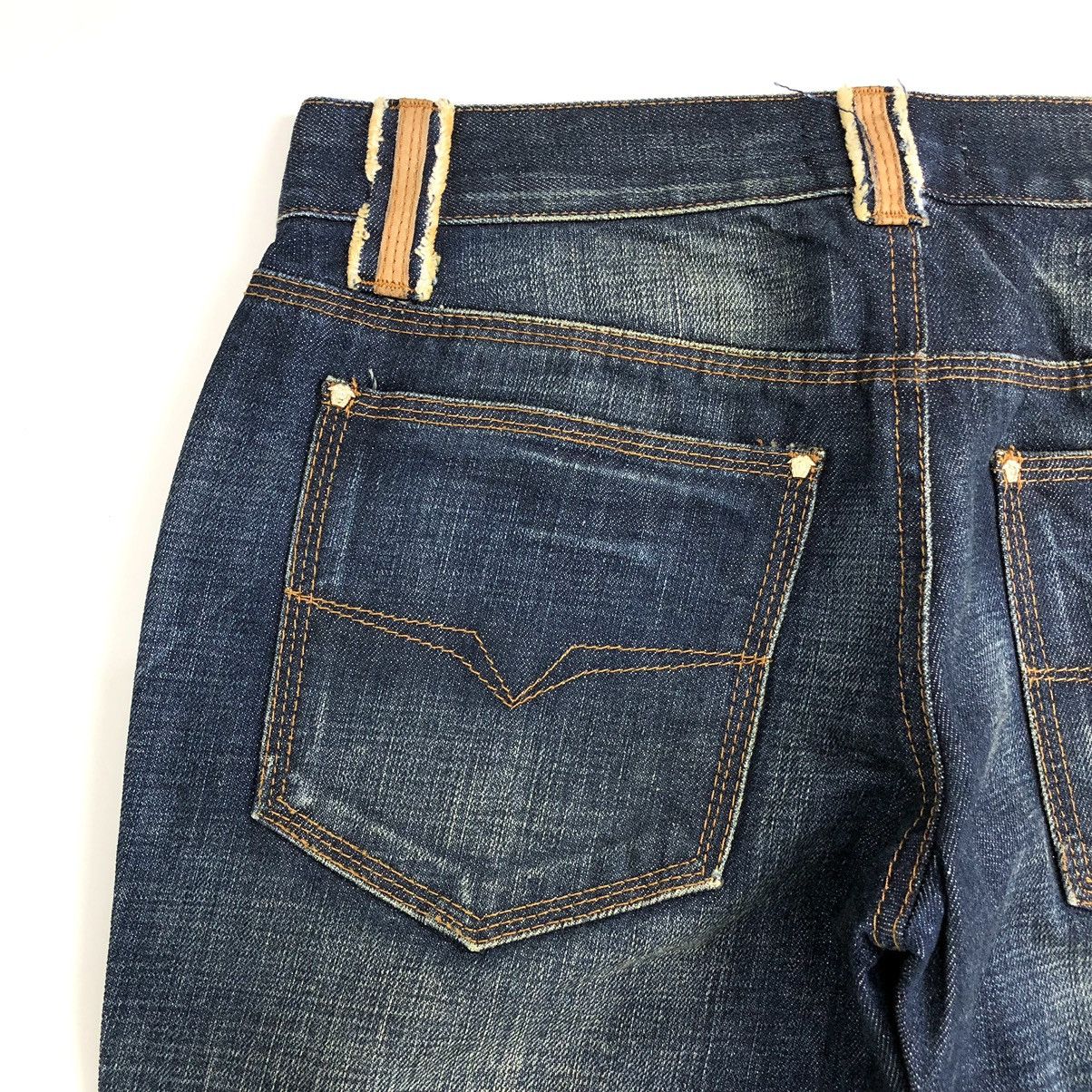 Versace × Vintage Vintage Versace Medusa Faded Blue Flared Jeans Size US 32 / EU 48 - 14 Thumbnail