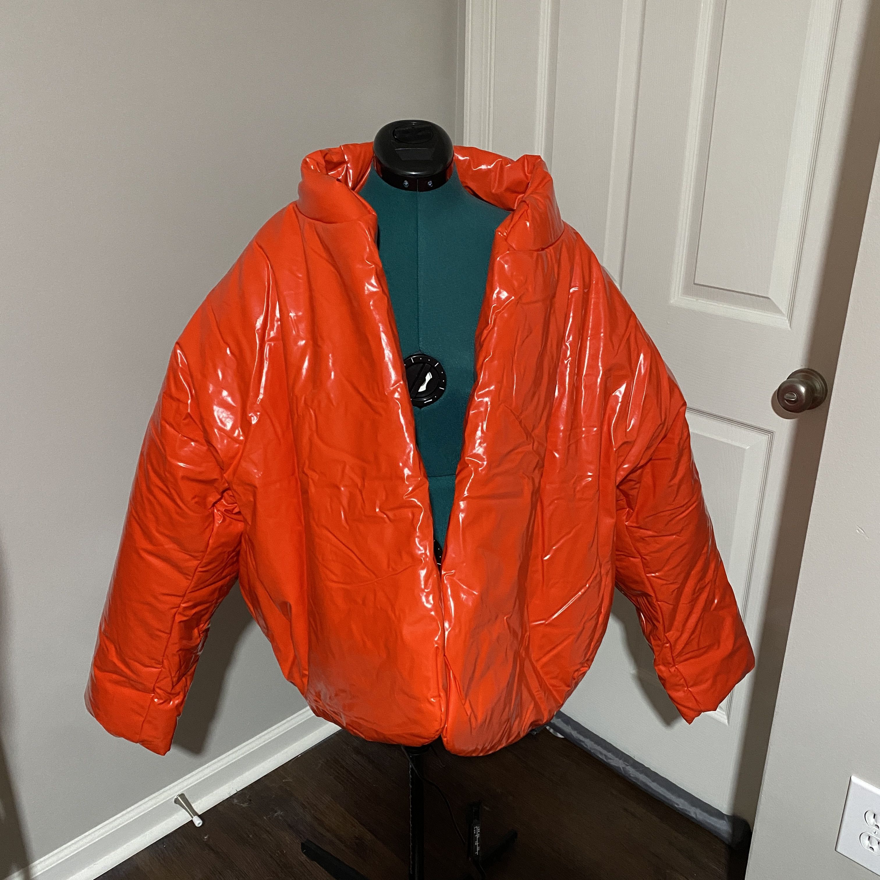 Yeezy NWT Yeezy x GAP x Balenciaga Red Round Jacket. Size XL Size US XL / EU 56 / 4 - 1 Thumbnail