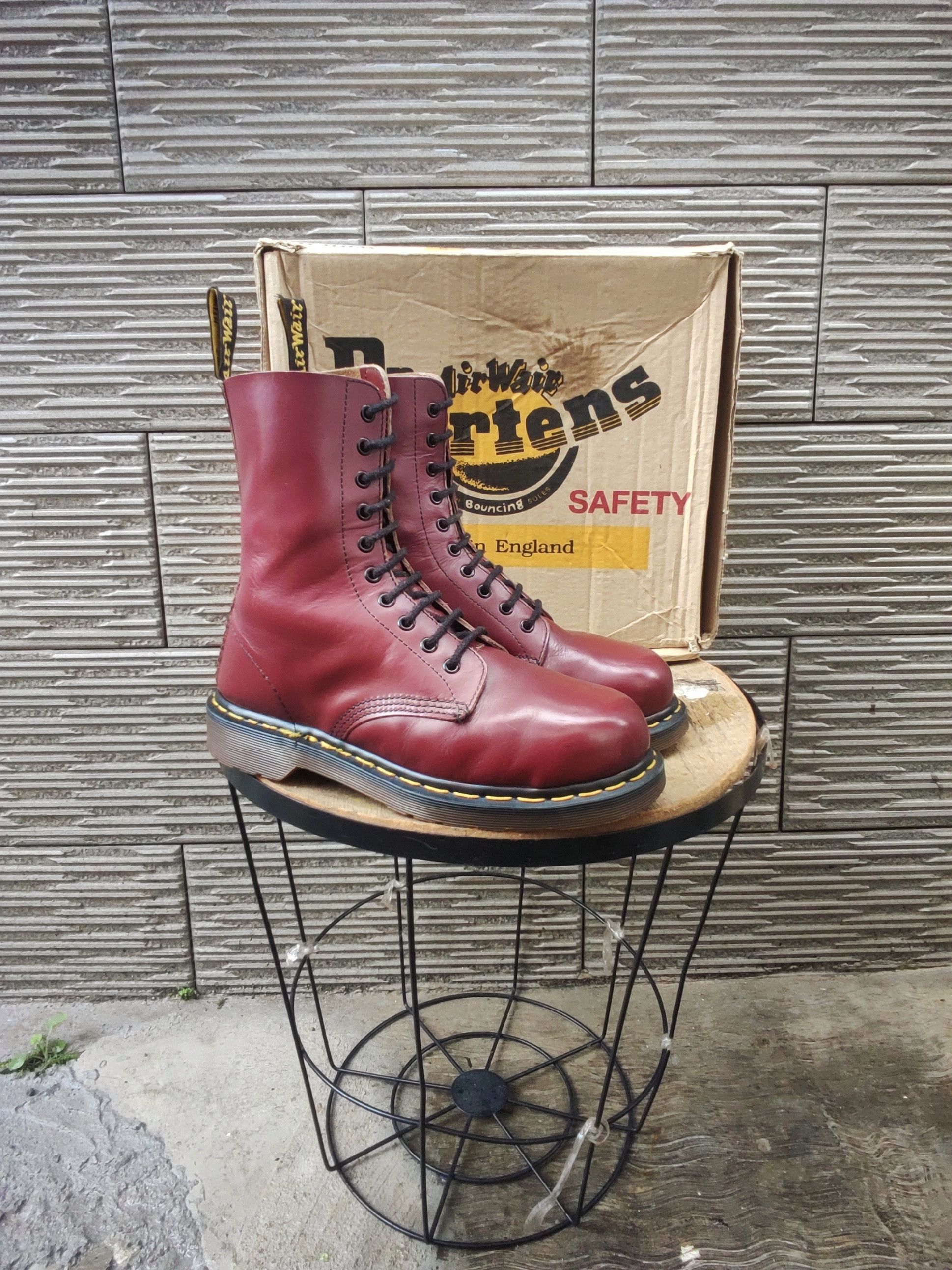 Dr. Martens Dr. Martens Vintage 1919 Cherry Red Size US 8 / EU 41 - 1 Thumbnail