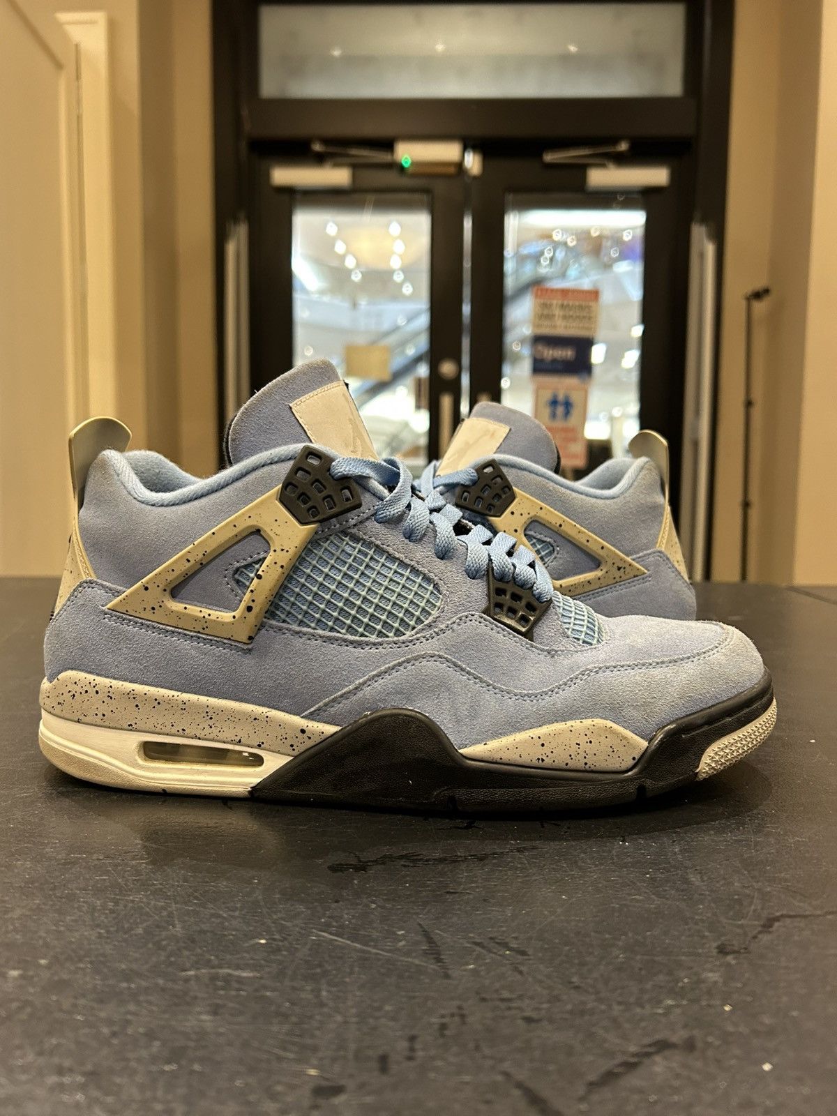 Jordan Brand Jordan 4 Retro ‘University Blue’ Size US 11 / EU 44 - 2 Thumbnail