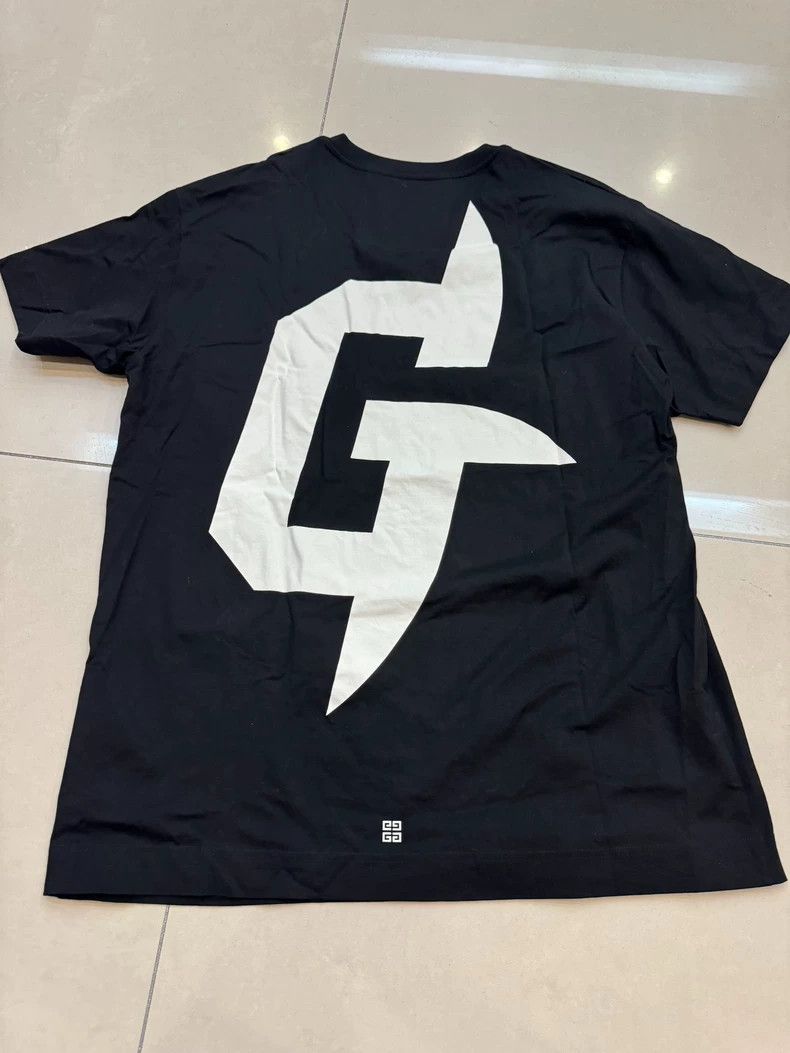 Givenchy Givenchy Back G Logo Embroidered Short Sleeve 2506-Nextarro Size US L / EU 52-54 / 3 - 1 Thumbnail