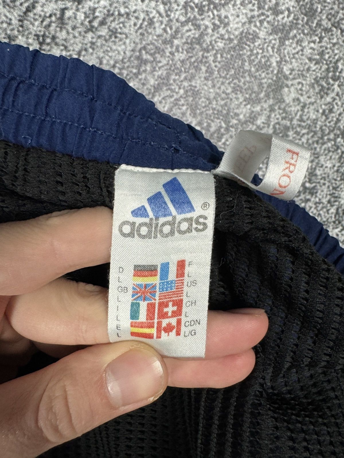 Adidas Men’s Adidas Vintage 90s Shorts Sportswear Retro Size L Size US 36 / EU 52 - 9 Thumbnail