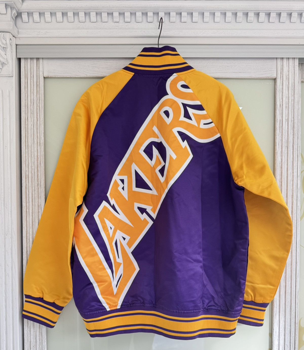 Mitchell & Ness NWT Lakers Mitchell&Ness Bomber Basketball Jacket Size US XXL / EU 58 / 5 - 2 Thumbnail