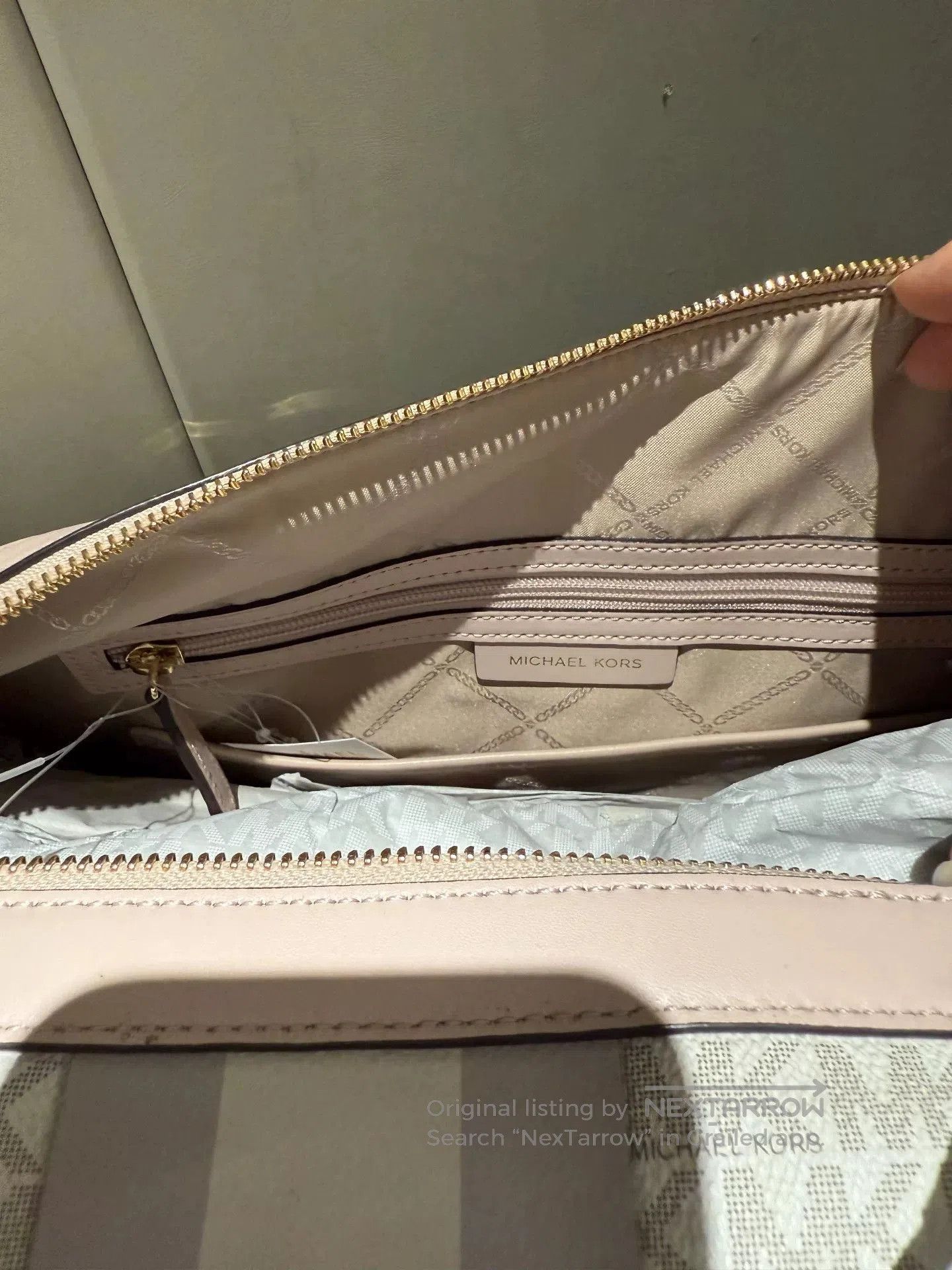 Michael Kors Michael Kors Hand Travel Bag. Size ONE SIZE - 7 Thumbnail