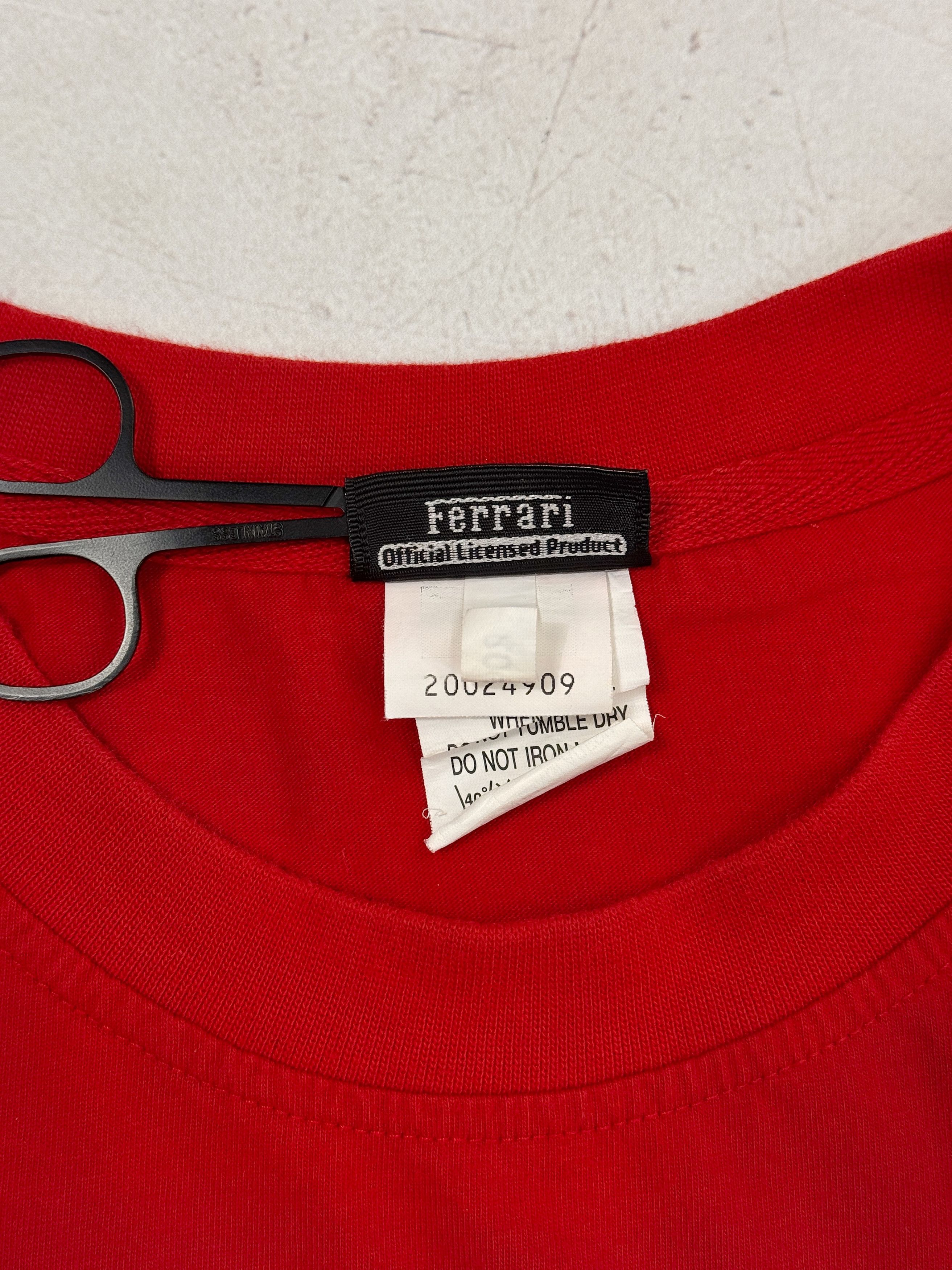 Ferrari Vintage Ferrari T-Shirt F1 Team Racing Car Logo Vodafone Size US L / EU 52-54 / 3 - 11 Thumbnail