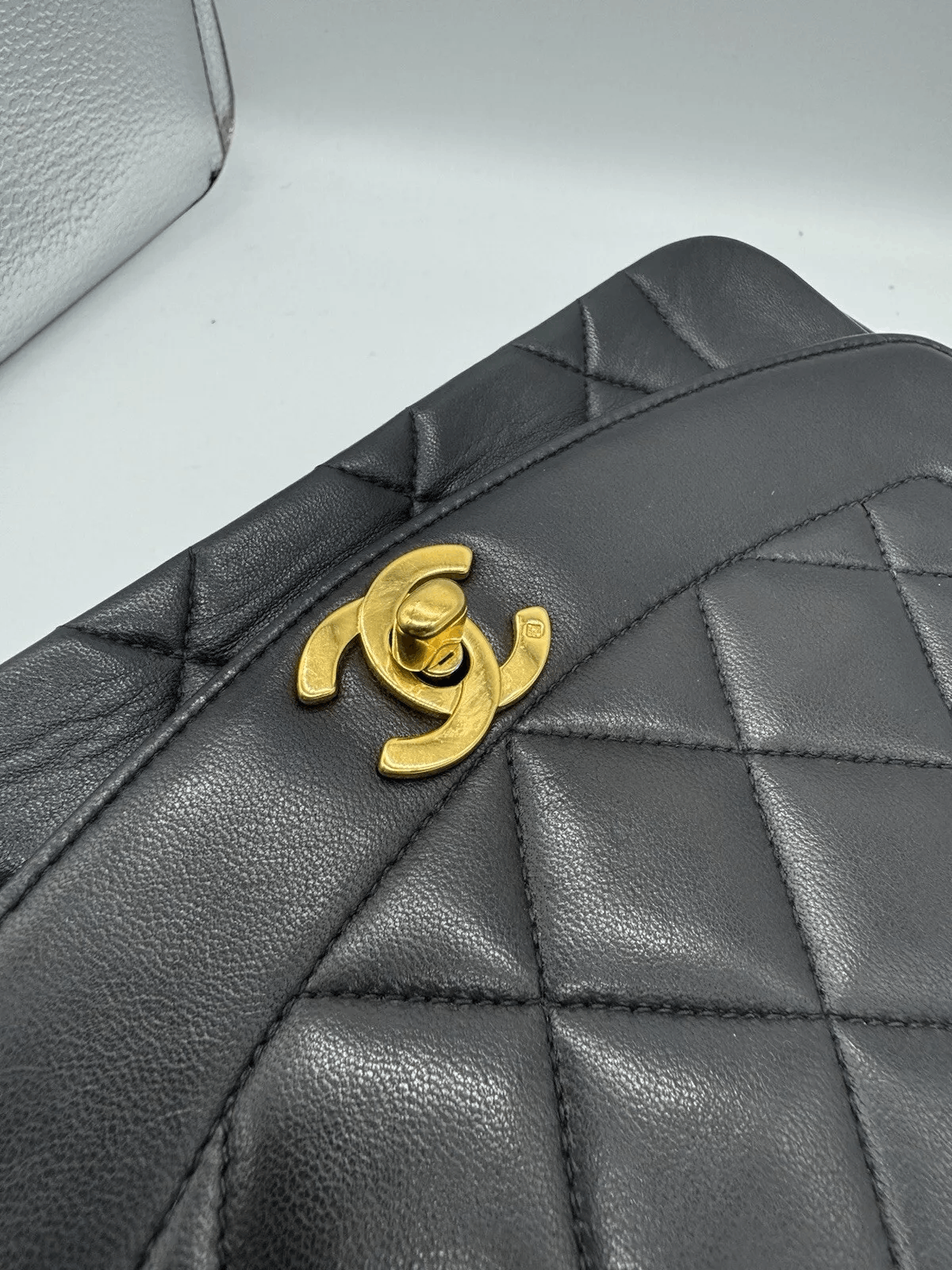 Chanel Chanel Black vintage lambskin small Diana flap bag Size ONE SIZE - 5 Thumbnail