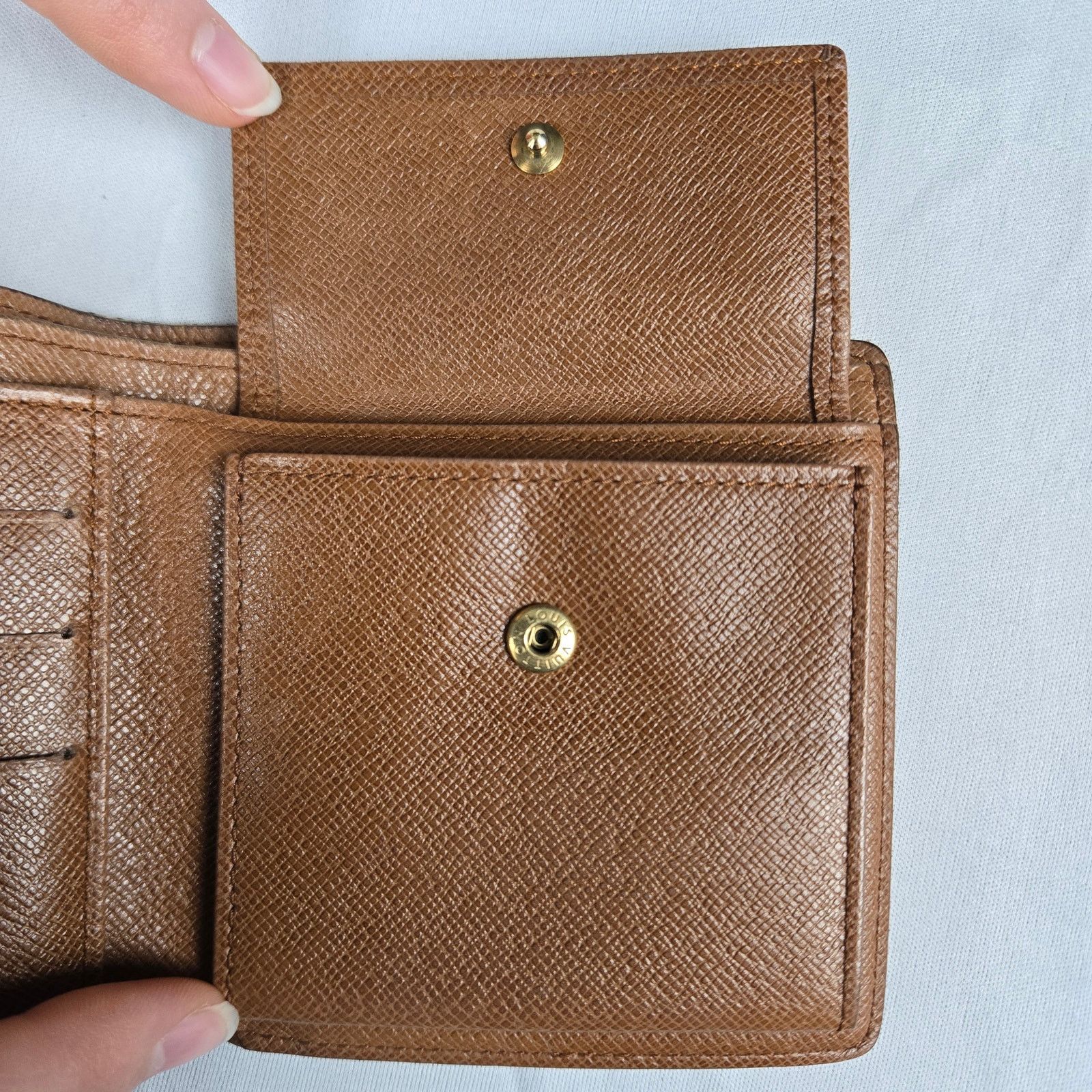 Louis Vuitton Louis Vuitton Monogram Bifold Wallet w/ Coin Pouch Size ONE SIZE - 12 Thumbnail