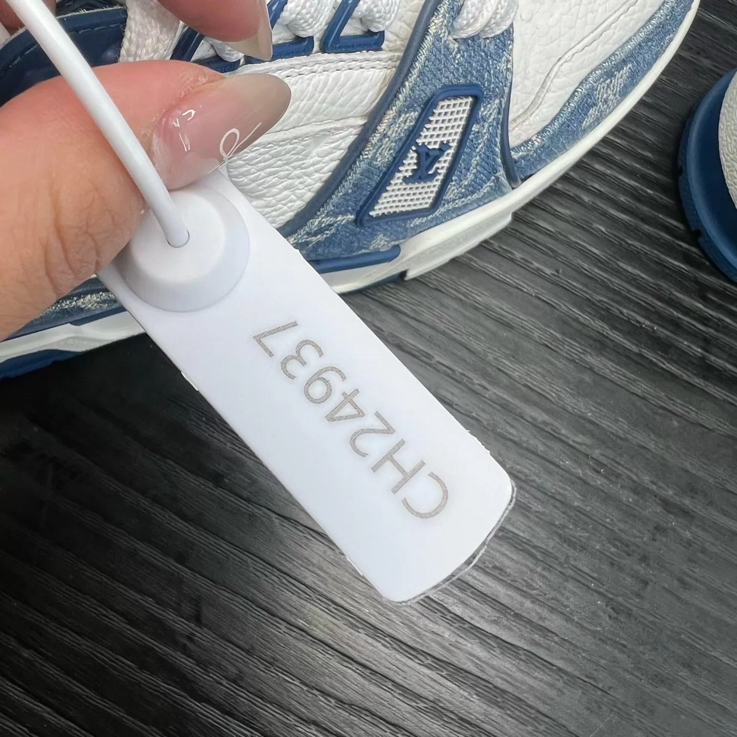 Louis Vuitton LV Trainer White & Blue Denim 37 Like New With Box Size US 6.5 / IT 36.5 - 9 Thumbnail