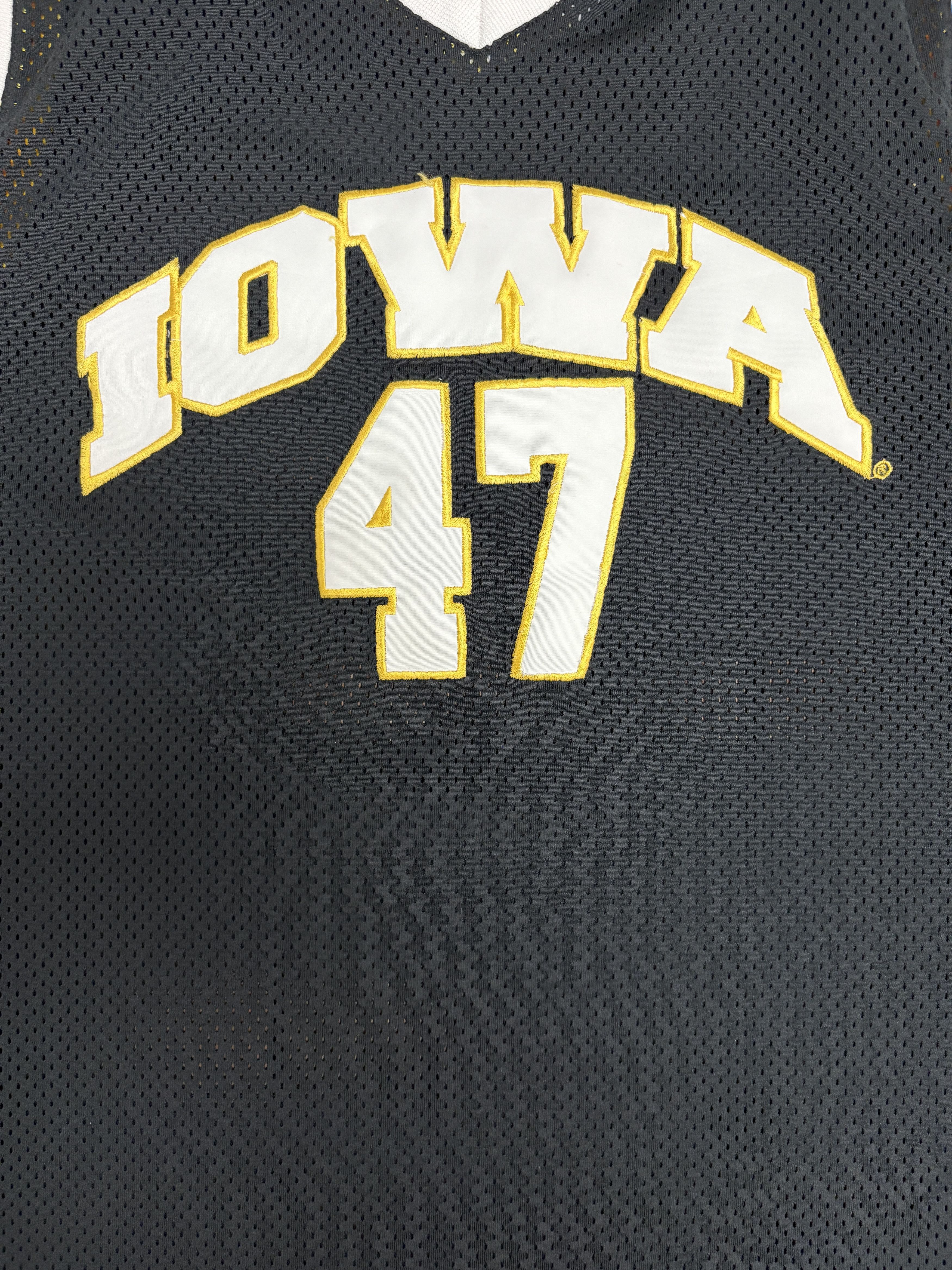 Vintage Iowa Hawkeyes Stitched Vintage Black Basketball Jersey Size US L / EU 52-54 / 3 - 2 Thumbnail
