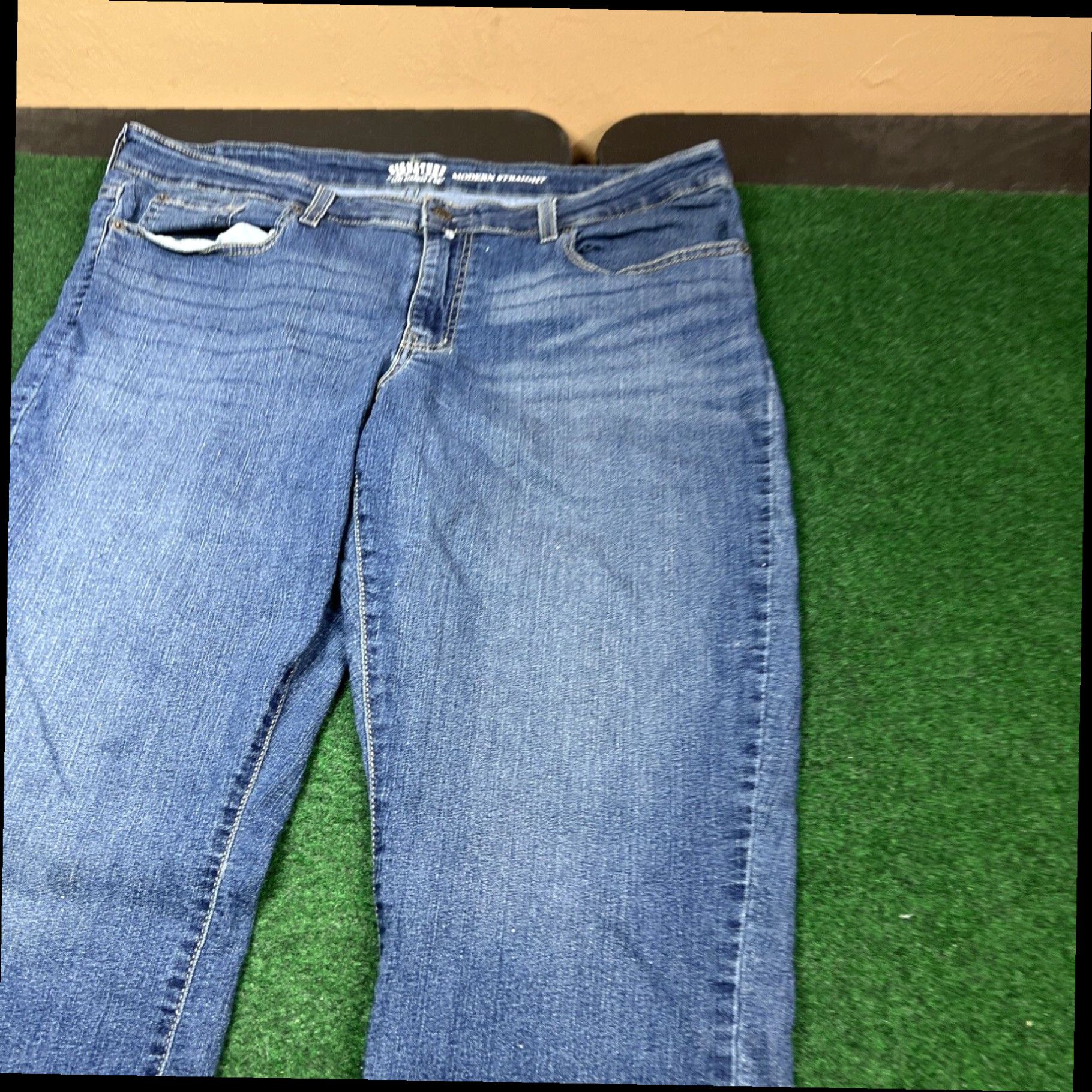 Levi's Signature Levi Strauss Womens 22M Modern Slim Blue Jeans Measures 38x30 Size 40" / US 18 - 2 Thumbnail