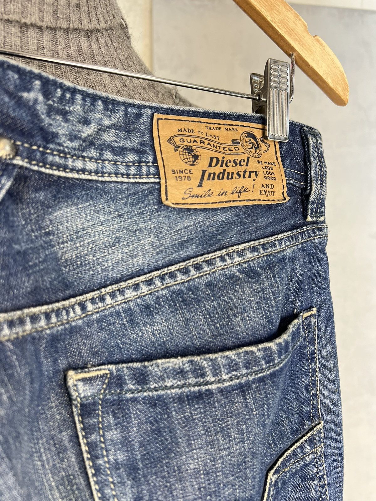 Diesel Vintage Diesel Jeans Pants Size M 33 Size US 33 - 10 Thumbnail