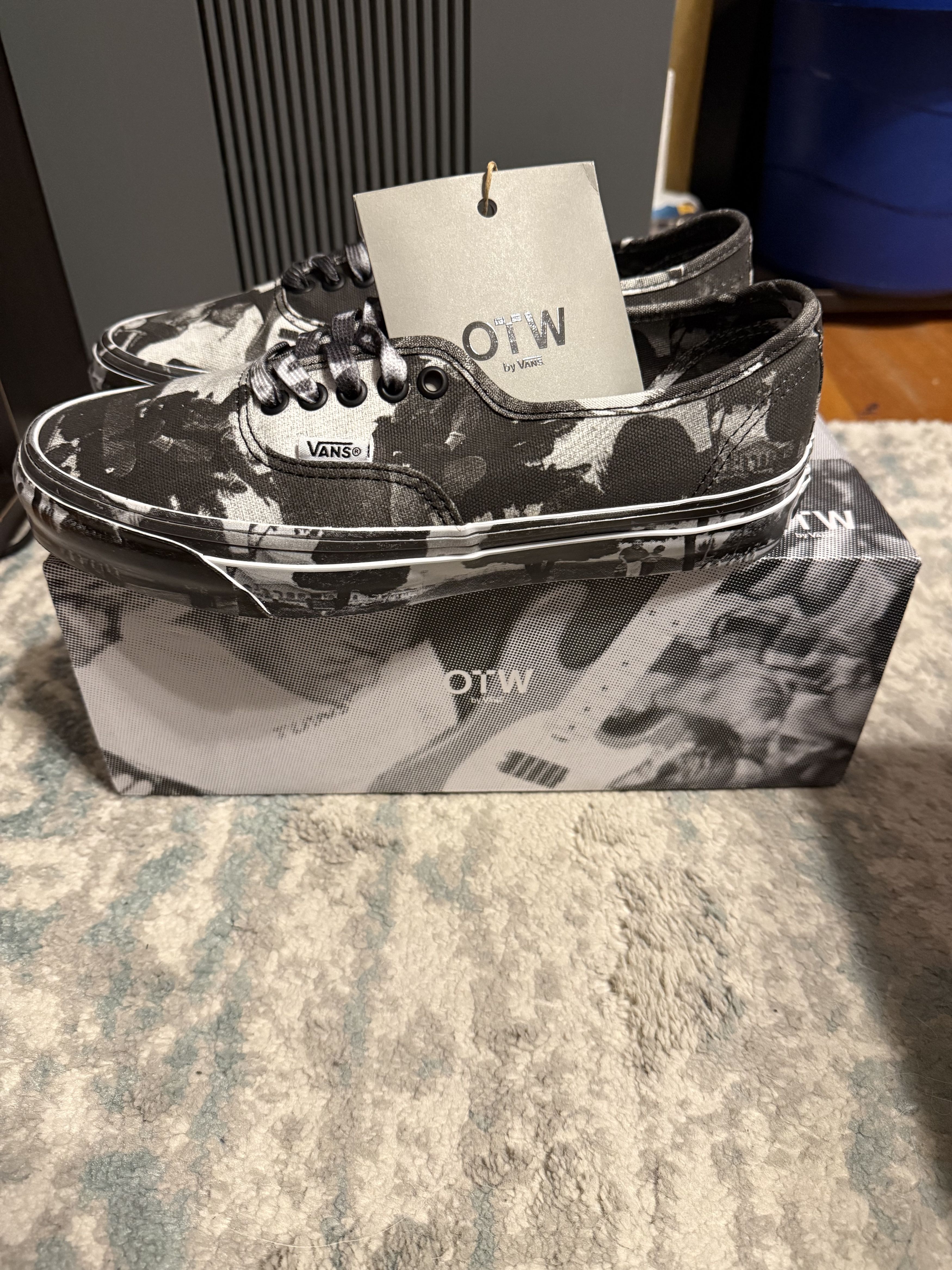 Vans Vans OTW Authentic 44 x Atiba Jefferson Photo Print Grey Size US 7.5 / EU 40-41 - 4 Thumbnail