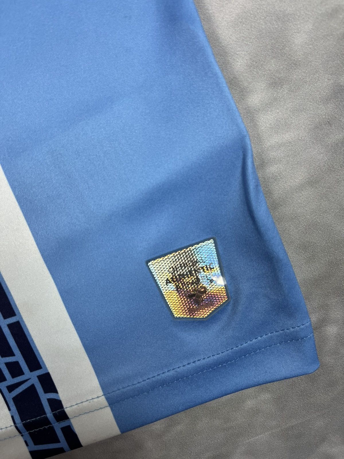 Hummel Hummel Coventry City 2021/22 Home Shirt S/M Size Jersey Size US S / EU 44-46 / 1 - 5 Thumbnail