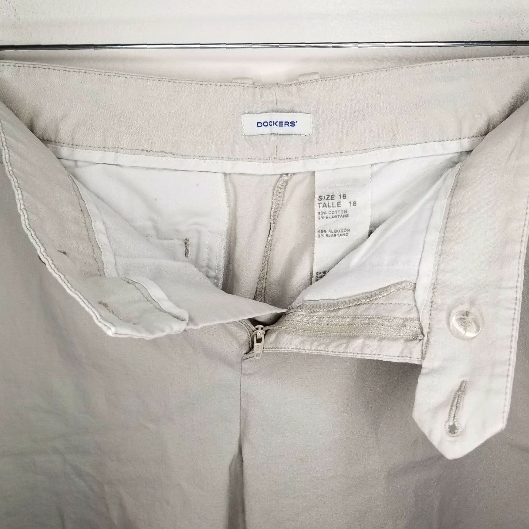 Dockers DOCKERS Beige Chino Shorts Womens Size 16 Regular Size 38" / US 16 / IT 52 - 3 Thumbnail