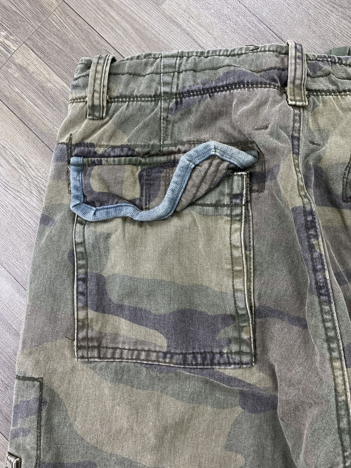 If Six Was Nine Vintage Abercrombie and Fitch 3D Bondage Military Camo Cargo Size US 34 / EU 50 - 11 Thumbnail