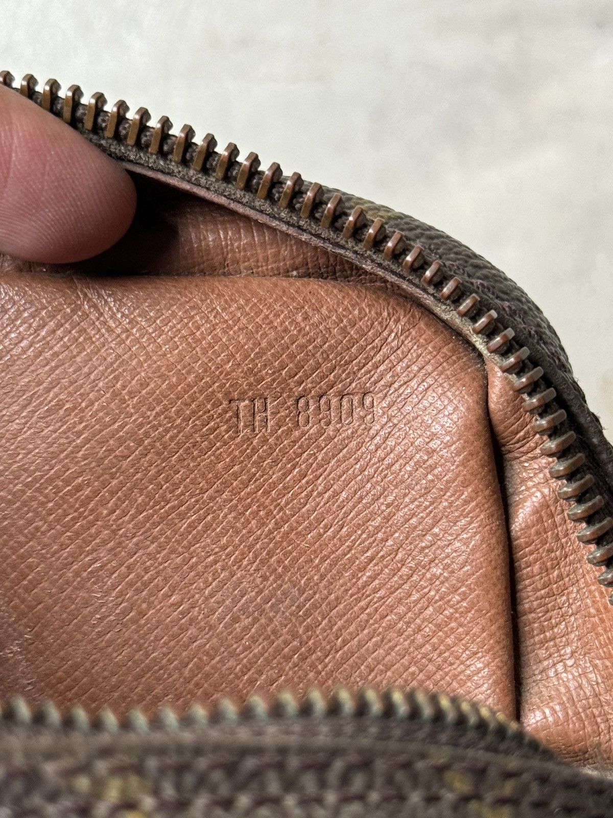 Louis Vuitton Louis Vuitton Amazon Canvas Shoulder Bag Size ONE SIZE - 15 Thumbnail