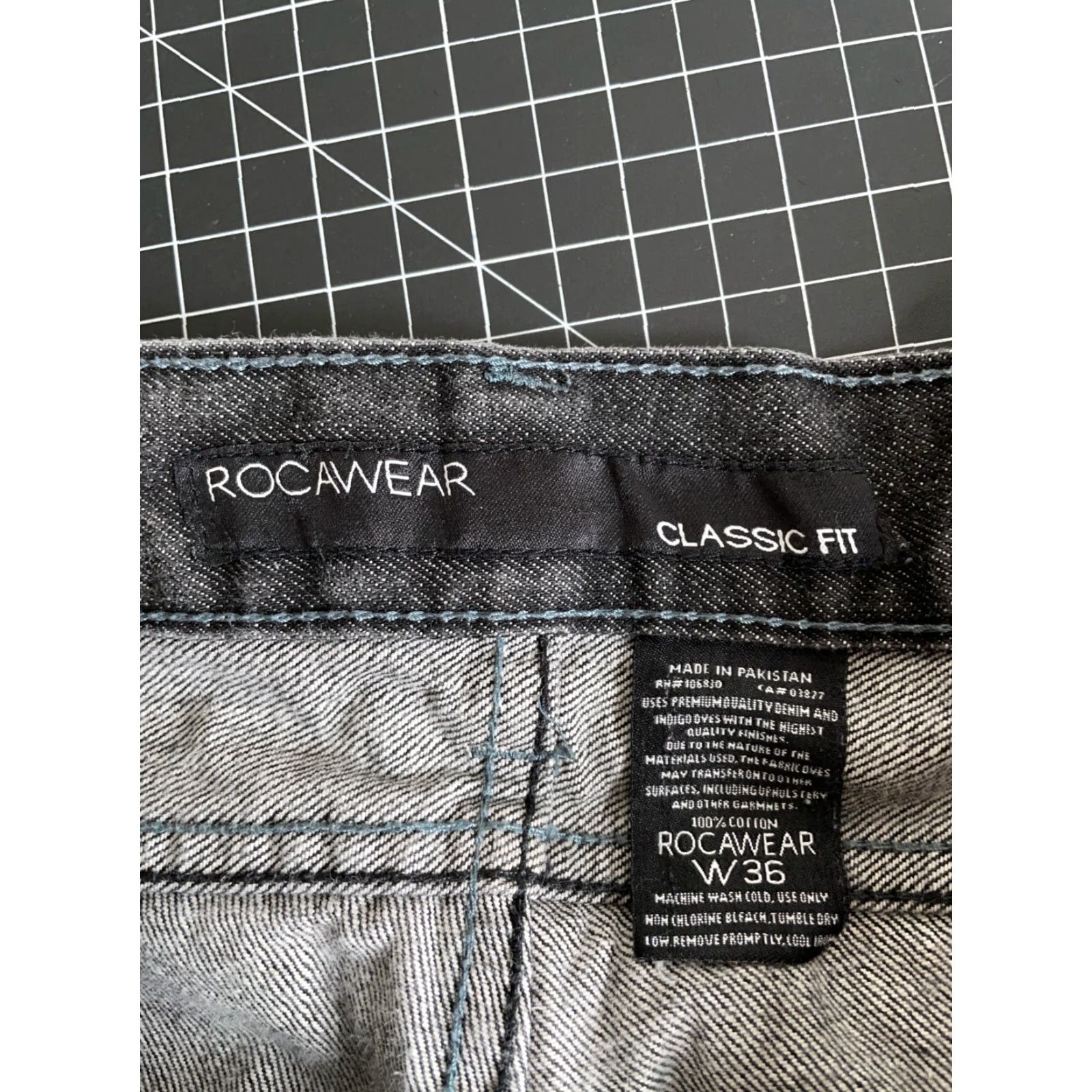 Rocawear VINTAGE Rocawear Jeans Classic Fit Men 35 x 27 Black Pockets 5-Pocket Hip Hop Retro 1990s Mens Size US 35 - 6 Thumbnail