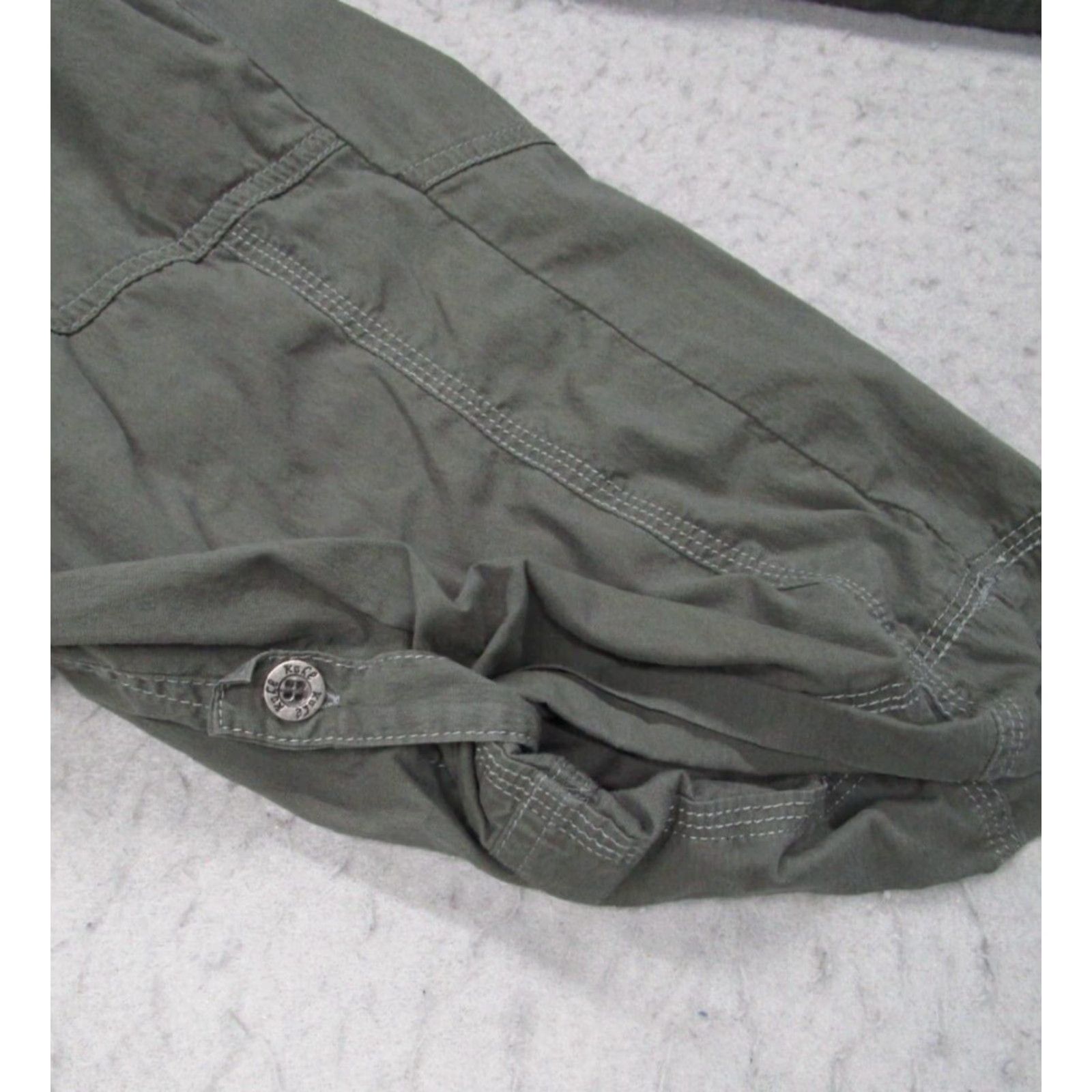 Vintage VINTAGE Kuhl Cargo Pants Women’s 8 Green Capri Workwear Utility Hiking Casual Fall Spring Summer Winter Size 30" / US 8 / IT 44 - 5 Thumbnail